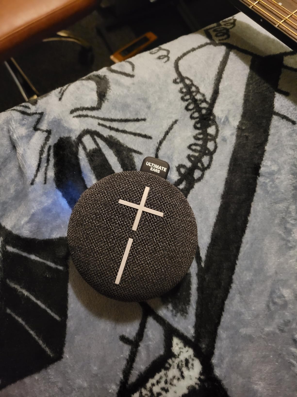 Ultimate Ears MINIROLL Ultra-Portable Waterproof Bluetooth Speaker, Balanced Bass, IP67 Dustproof, 131 ft (40 m) Range - Gentle Black customer photo 1