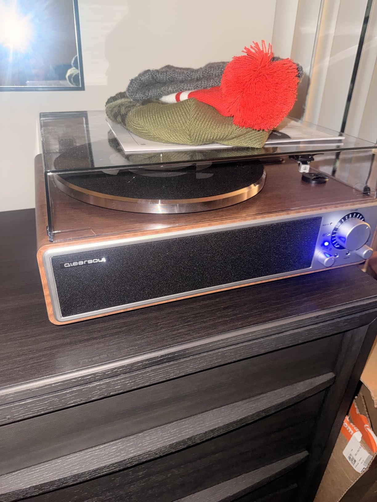 ONE-Q All-in-one Vinyl Record Player with Bluetooth 5.4 customer photo 2