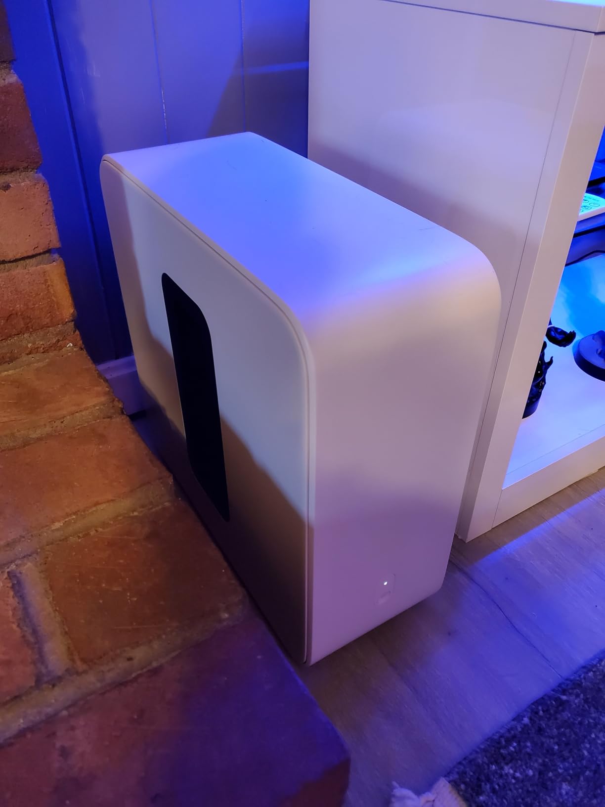 Sonos Sub 4 - Wireless Subwoofer - Black customer photo 1