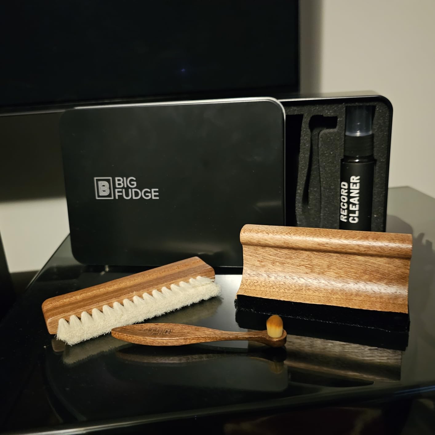 Big Fudge Vinyl Record Cleaning Kit - Collector's Edition - 100% Sapele Wood Vinyl Accessories - Velvet Vinyl Record Cleaner, Anti-Static Vinyl Brush, Stylus Brush and Vinyl Cleaner Solution w/Case customer photo 2