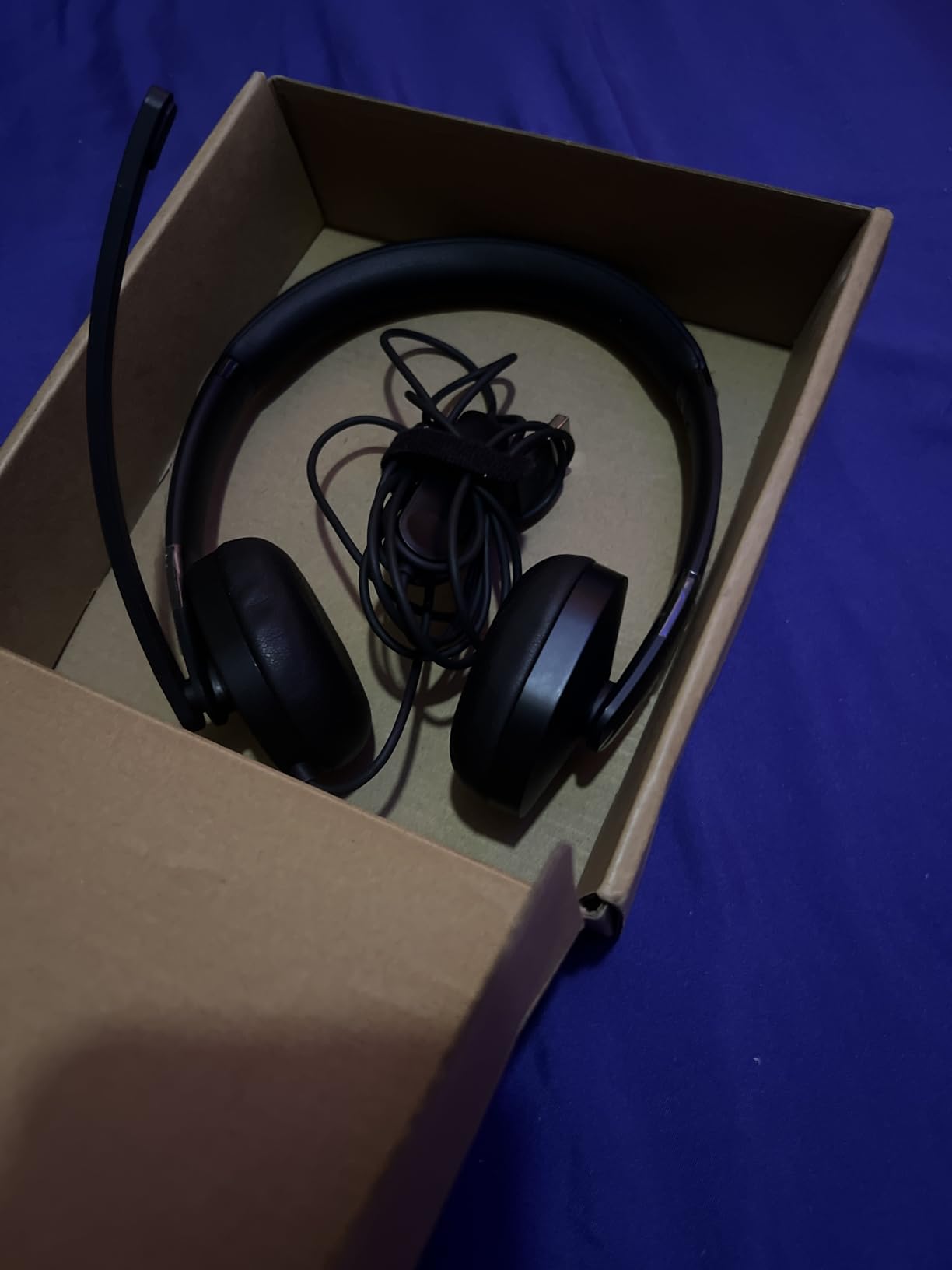 Lenovo USB-A Wired Stereo Headset for PC/Laptop, AI Noise Canceling via APP, 140g Lightweight, Replaceable Earcups, Double-Sided Boom Mic, in-line Controls with Mute for Call. Work with Teams/Zoom | Business communication customer photo 1