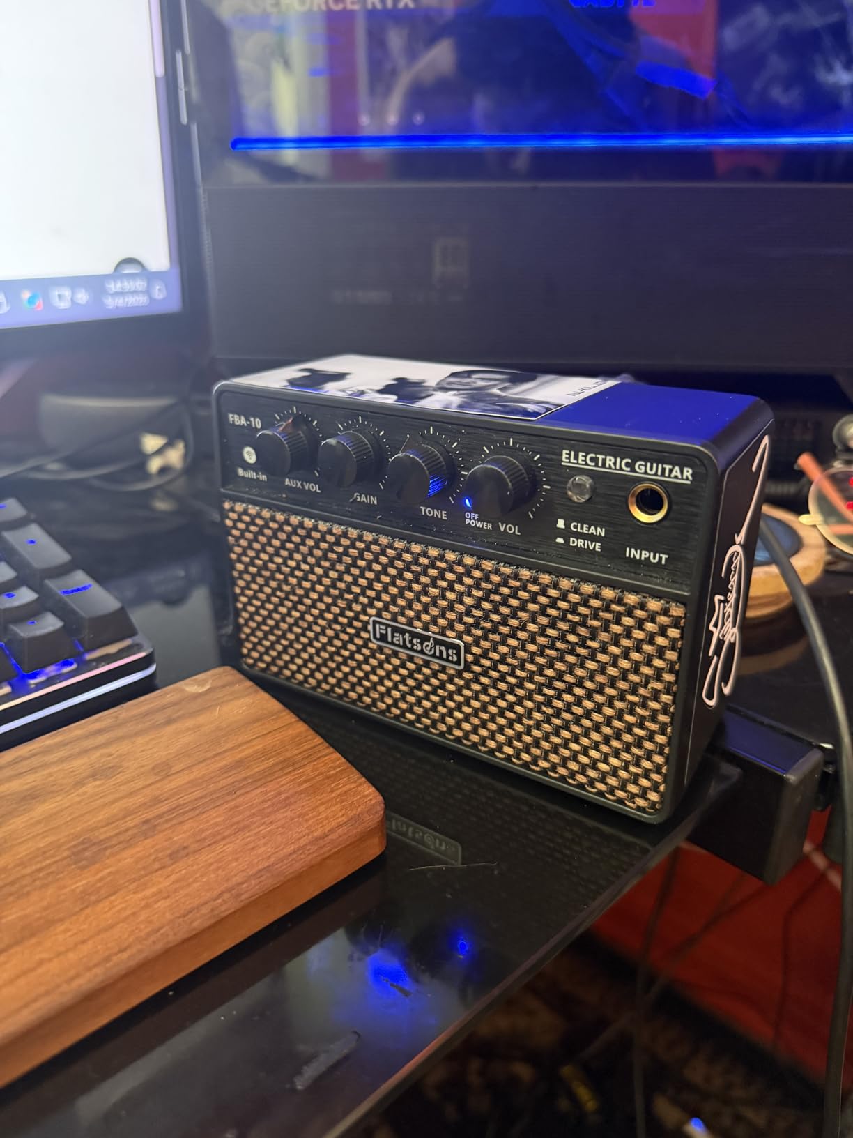 10W Mini Guitar Amp,Rechargeable Electric Guitar Amplifier customer photo 2