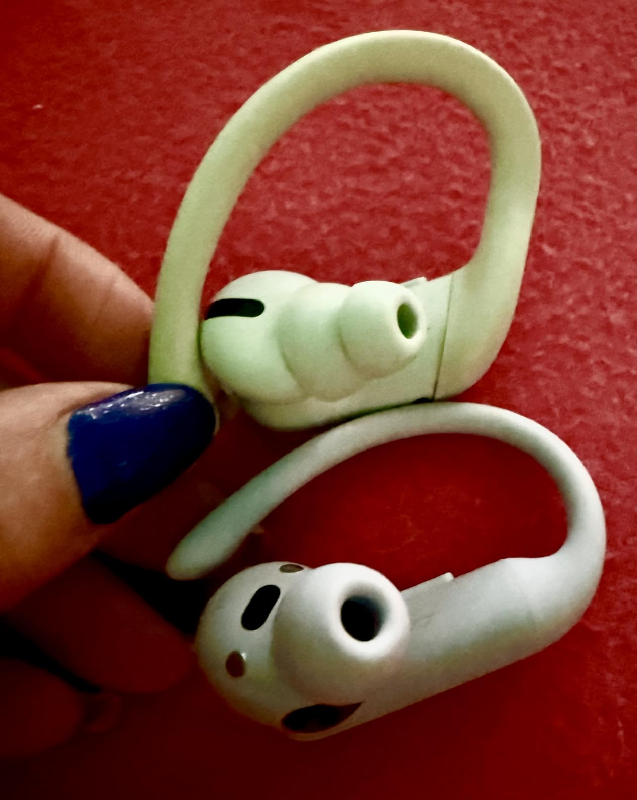 Beats Powerbeats Pro 2 - Wireless Noise Cancelling Workout Earbuds with Secure-Fit Earhooks, Up to 45-Hour Battery with Charging Case, Sweat & Water Resistant, Heart Rate Monitoring customer photo 1