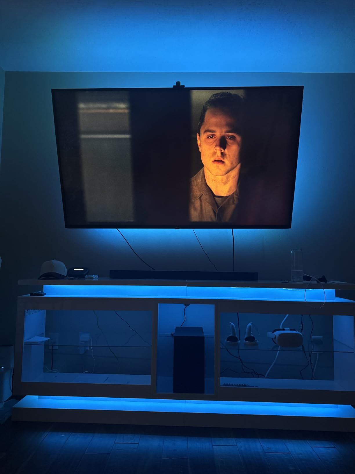 Samsung Q-Series Soundbar HW-Q600F 3.1.2ch with Wireless Subwoofer, Dolby Atmos/DTS Virtual:X, Q-Symphony, SpaceFit Sound Pro, Adaptive Sound, Game Mode Pro (2025 Model) customer photo 2