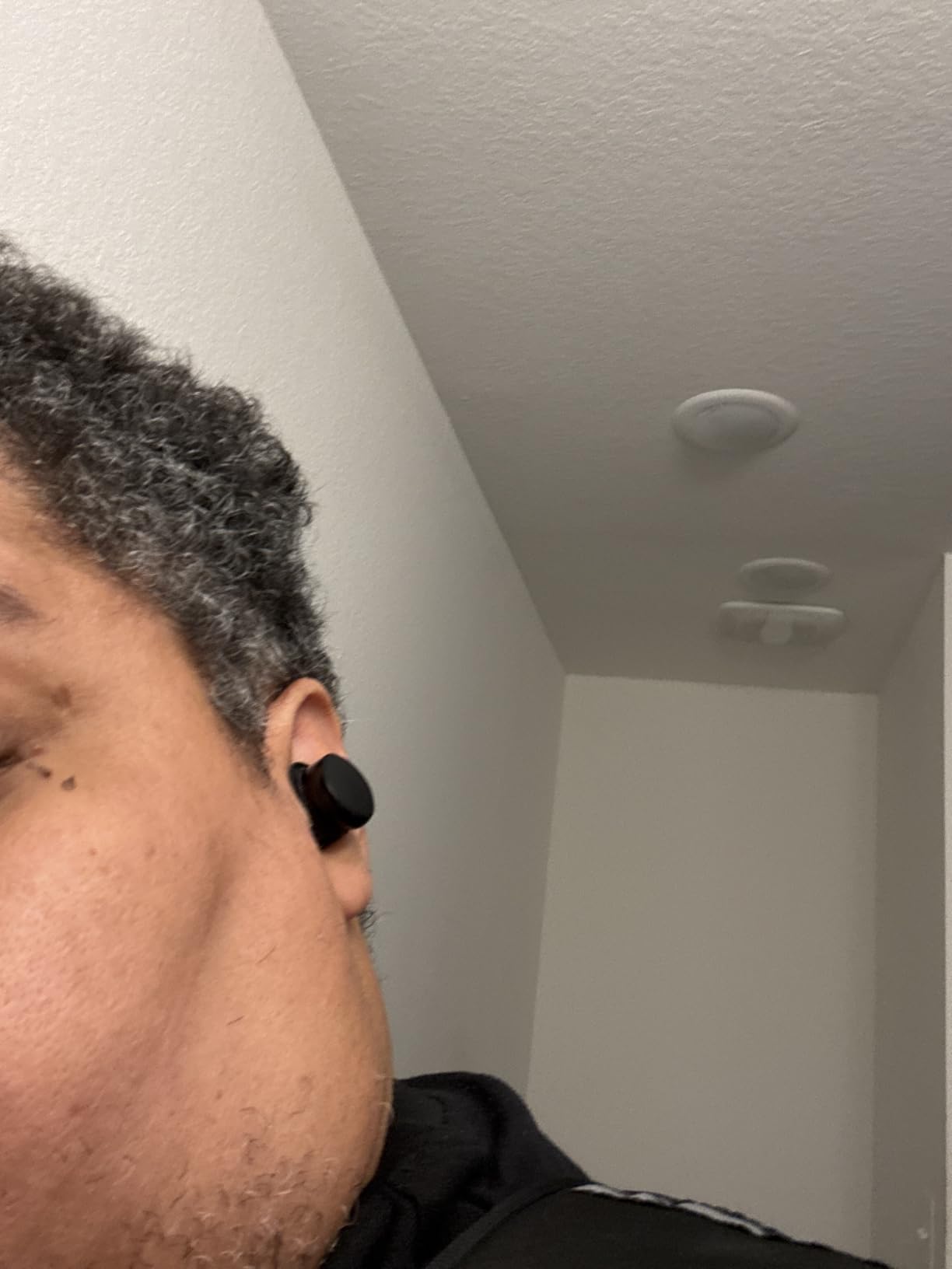 Bose QuietComfort Earbuds - True Wireless Bluetooth Earbuds with Active Noise Cancellation and Mic, USB-C Charging, IPX4 Rating, Up to 8.5 Hours of Playtime, Twilight Blue - Limited Edition Color customer photo 1