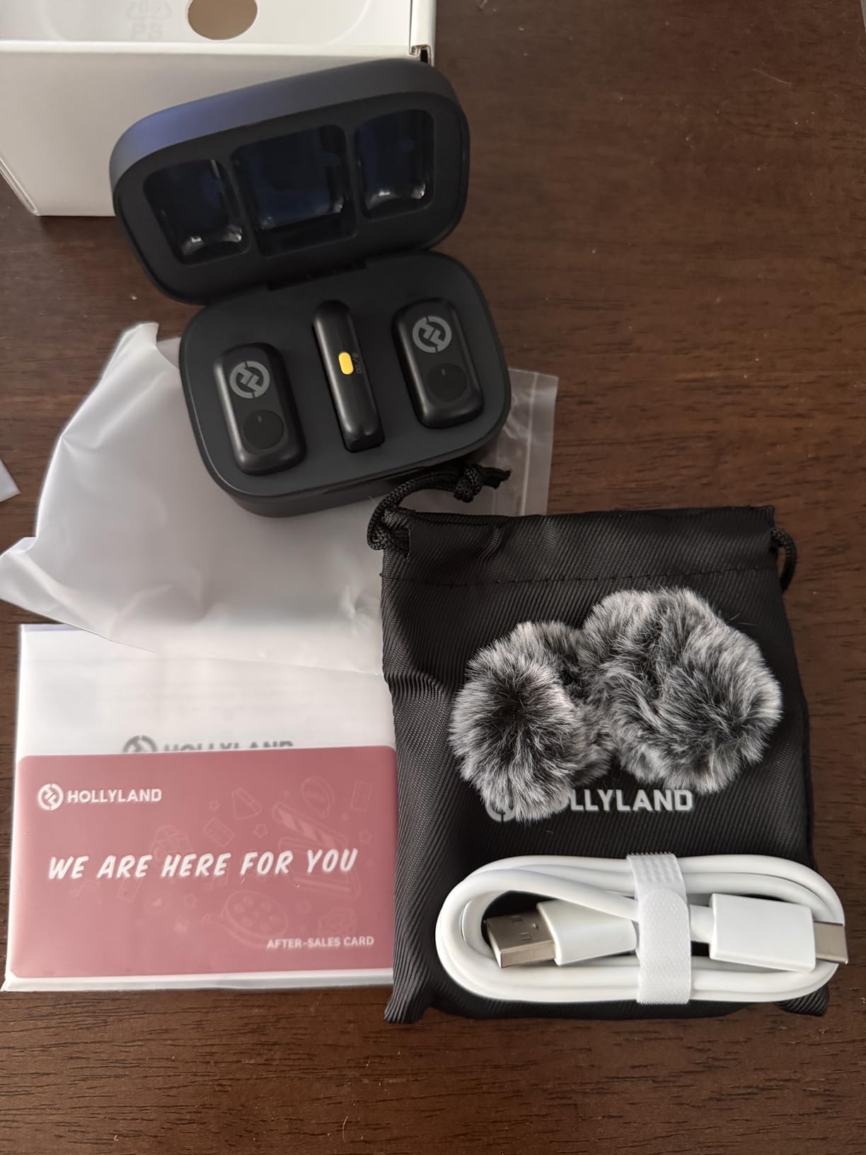 Hollyland LARK A2(2TX+1RX+Charging Case) Wireless Microphone, AI Auto-Limit customer photo 1
