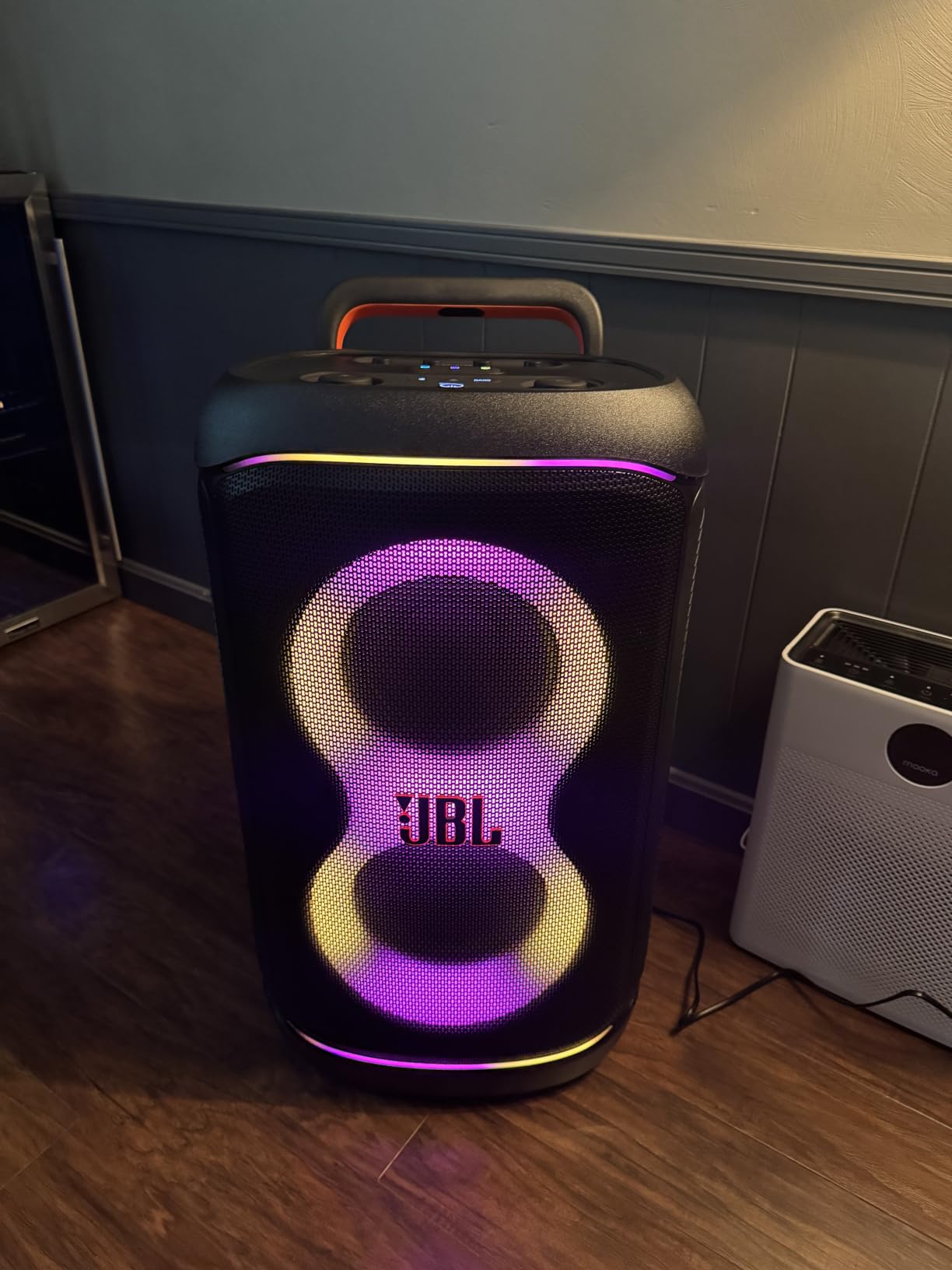 JBL PartyBox 520 Portable Party Speaker with AI Sound Boost - Black customer photo 1