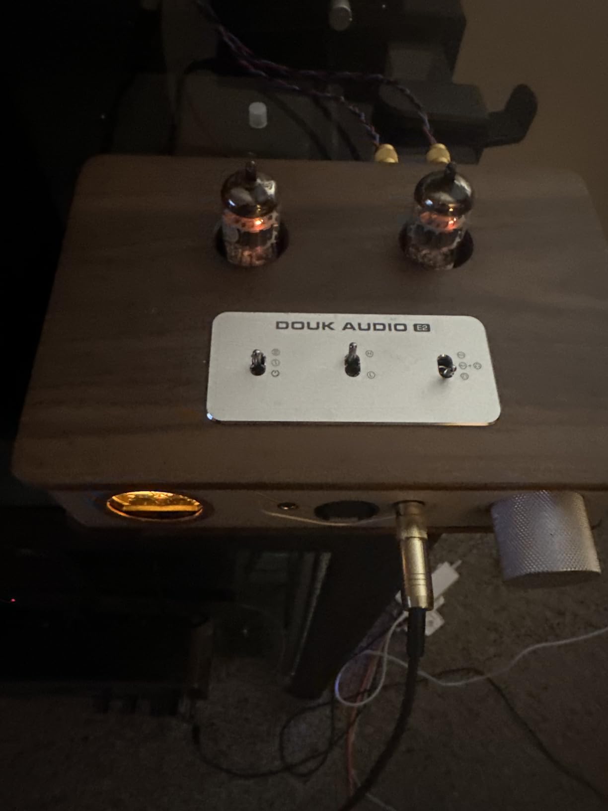 Douk Audio Tube Headphone Amp: for XLR, 4.4mm, 6.35mm HiFi Headphones, Stereo Preamplifier with VU Meter & German Valvo Vacuum Tubes (E2) customer photo 1