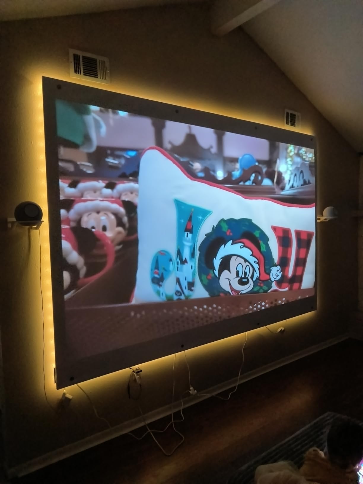 Amazon Echo Studio (newest model), Immersive spatial audio and Dolby Atmos, Glacier White customer photo 2
