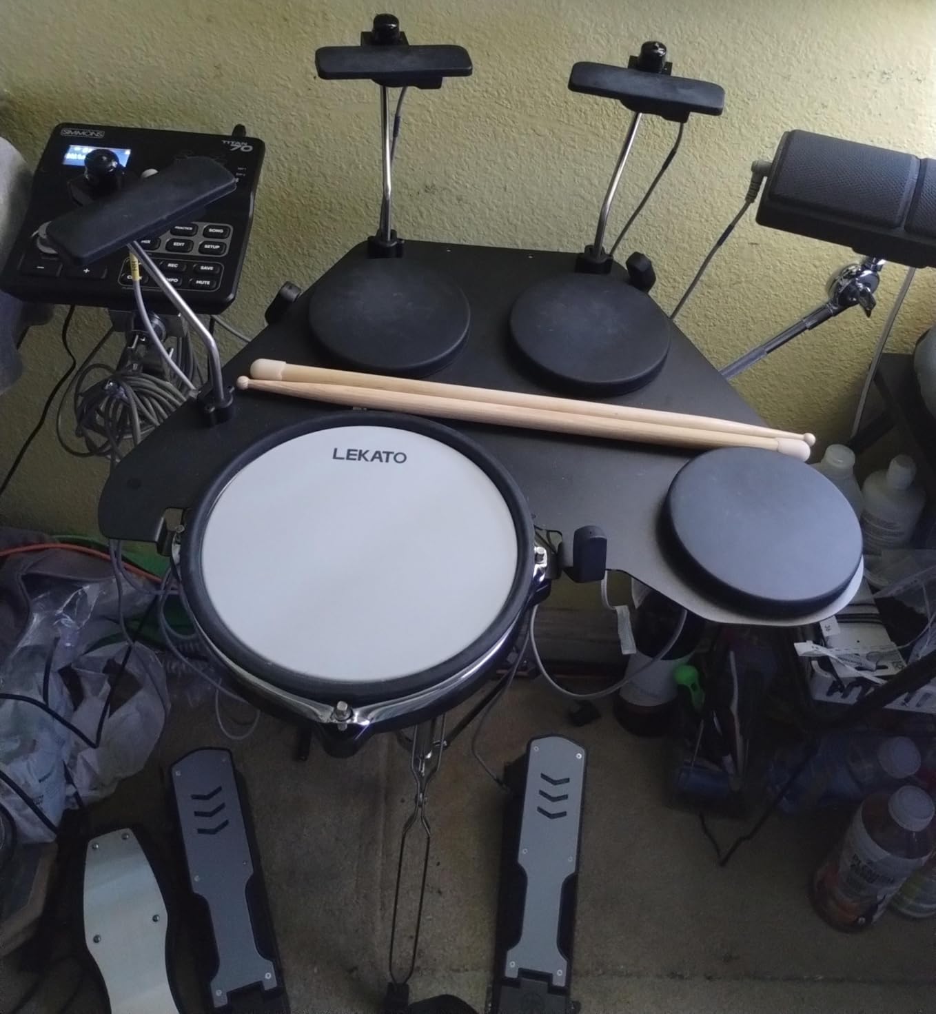 LEKATO CPD-1000 Electronic Drum Set with Quiet Mesh Pads, Portable Electric Drum Set, 220+ Sounds, USB MIDI, 2 Robust Footswitch, Sticks, Travel Bag customer photo 2