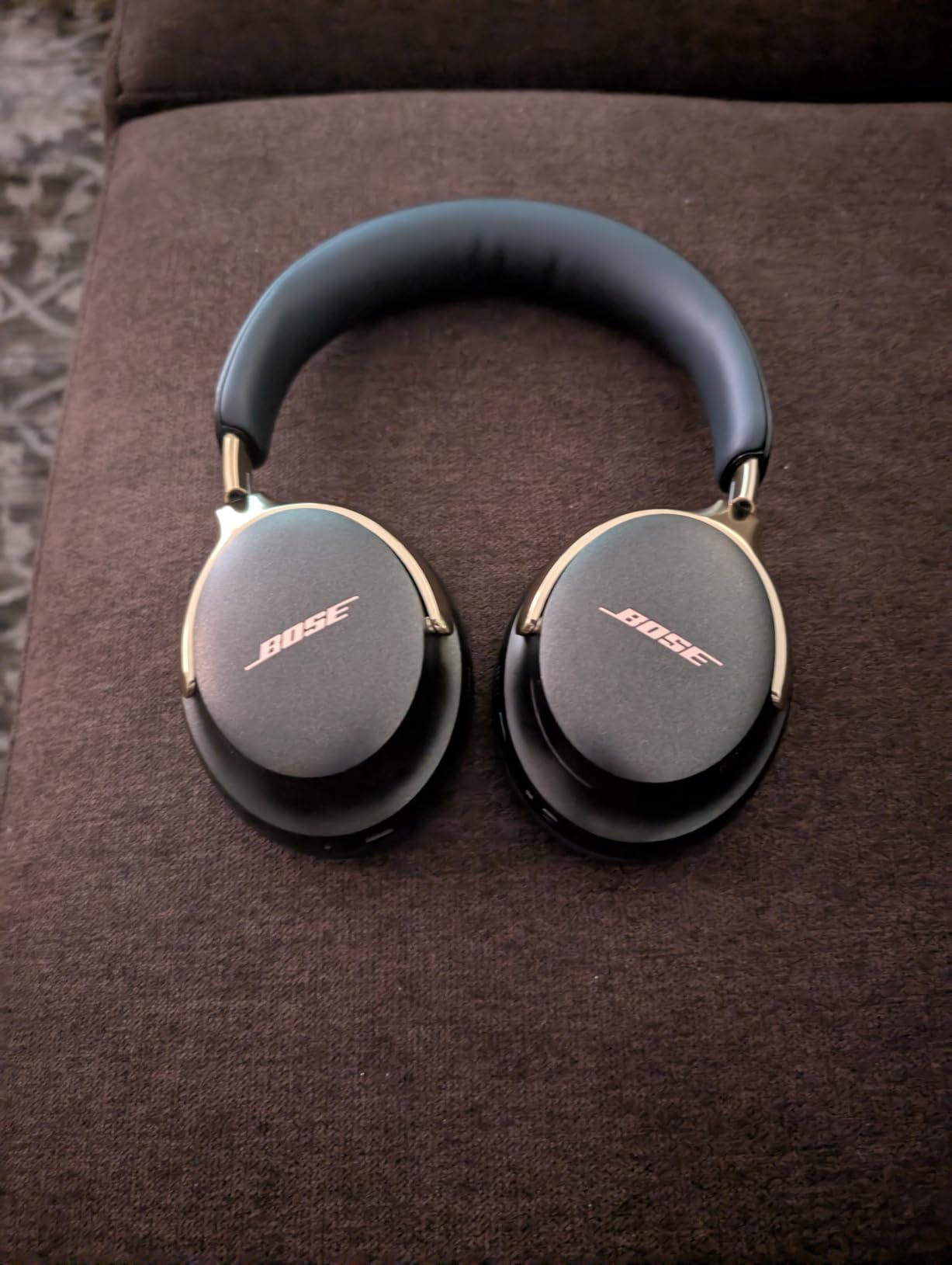 Bose QuietComfort Ultra Bluetooth Headphones (2nd Gen), Wireless Headphones with Spatial Audio, Over Ear Noise Cancelling with Mic, Up to 30 Hours of Playtime, Desert Gold customer photo 1