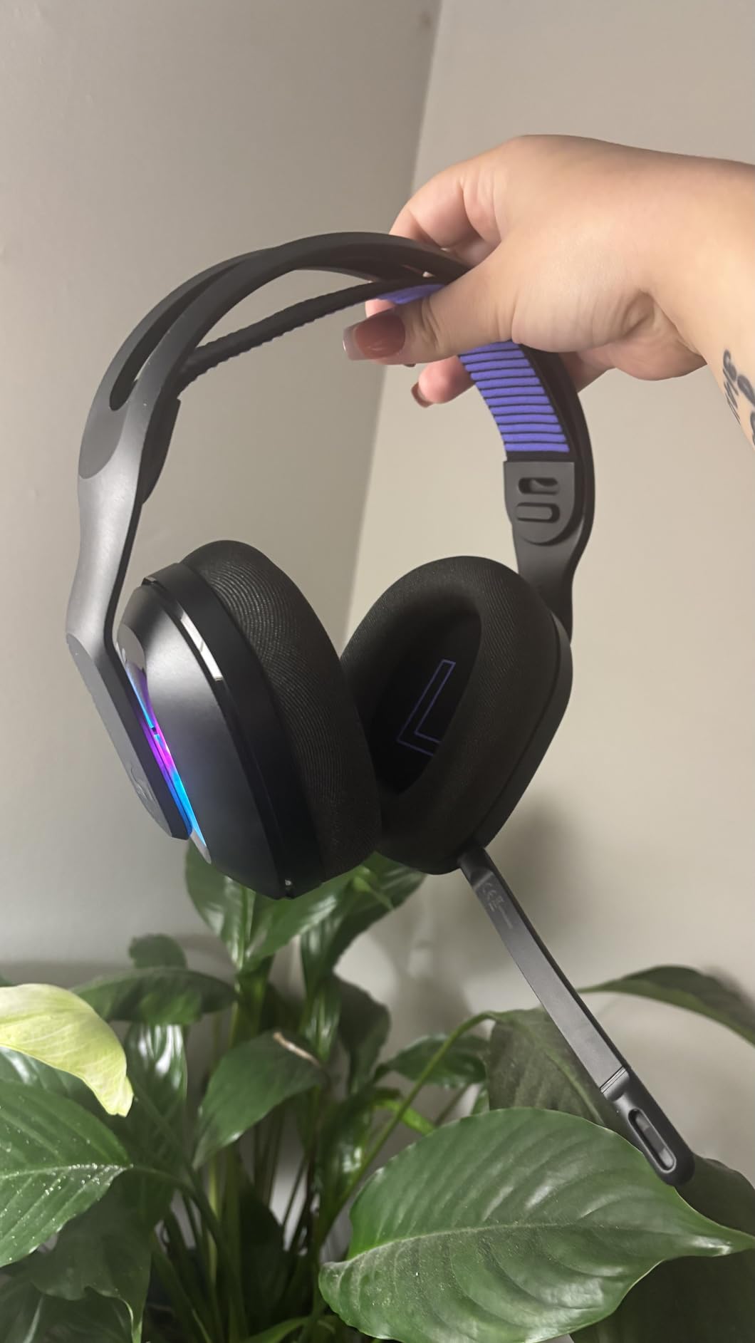 Logitech G522 Lightspeed Wireless Gaming Headset - Black | For PC, 2.4 GHz, Bluetooth & USB-C, 60 Hr Battery, 48 kHz/24 bit Audio, Detachable 48 kHz/16 bit Blue VO!CE Mic, RGB customer photo 1
