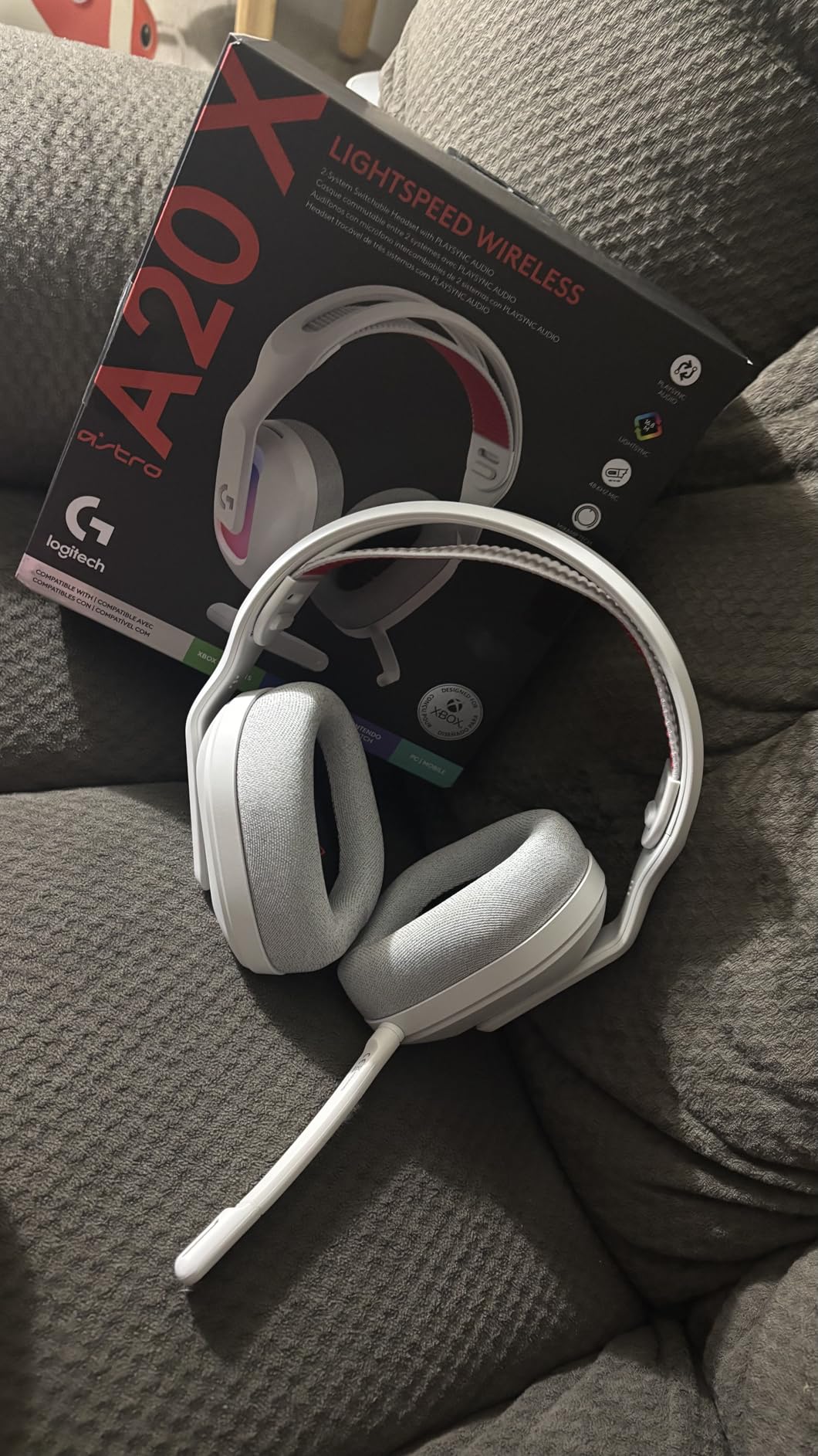 Logitech G Astro A20 X Multi-Platform Wireless Gaming Headset - White | For PS5, Xbox, PC, Switch - PLAYSYNC Audio Switcher, 16 bit/48kHz (Console), 24 bit/48 kHz (PC), 90hr Battery, 2.4GHz & BT customer photo 1