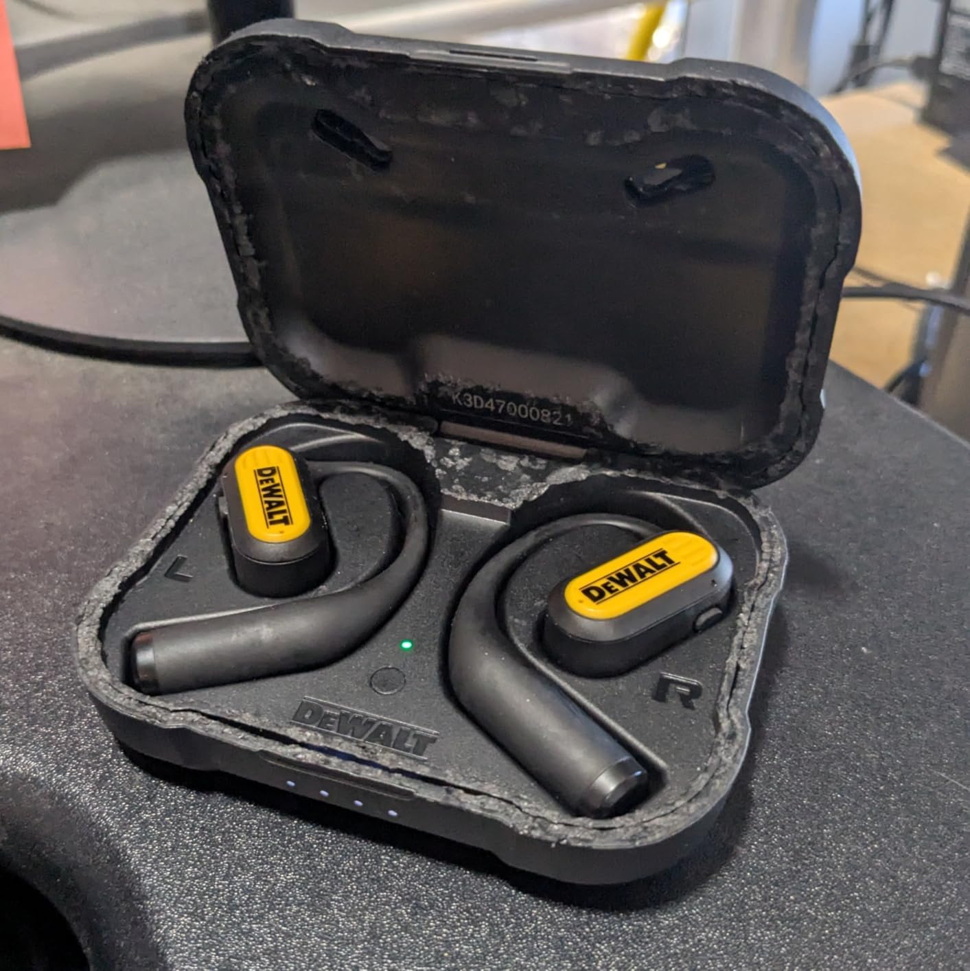 DEWALT Heavy Duty Open Ear Headphones, Bluetooth 5.3 Wireless Earbuds IP55, 44Hrs Runtime, Jobsite Premium Sound True Wireless Air Conduction Open Ear Earbuds with Earhooks for Worksites and Workouts customer photo 1