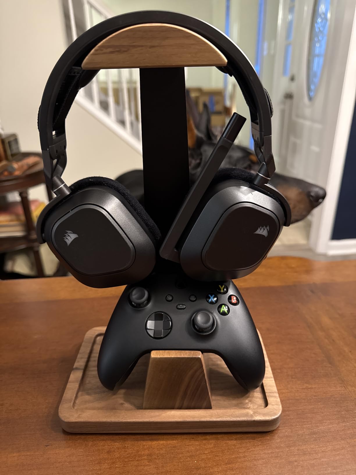 UPERGO Walnut Headphone Stand with Controller Holder & Storage Base customer photo 2