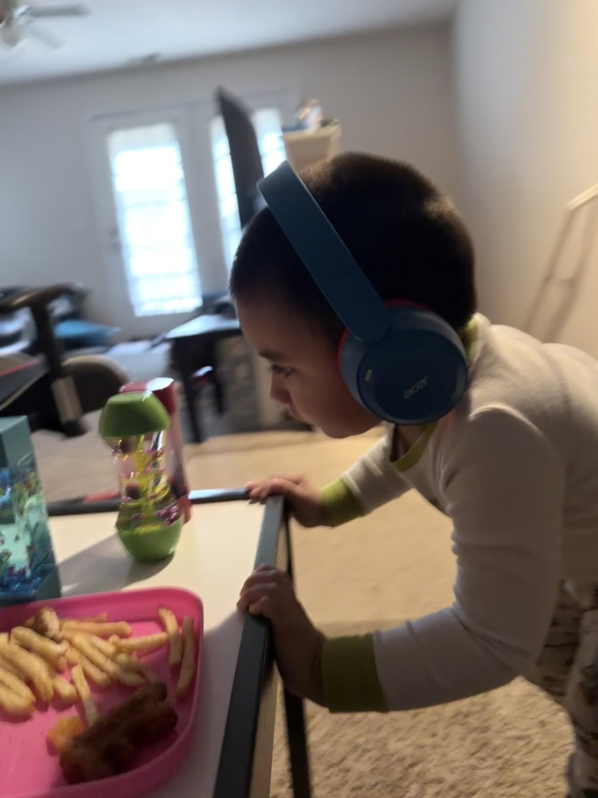 Acer Kids Bluetooth Headphones, 85/94dB Volume Limiter, Foldable Wireless Over-Ear Headphones for iPad, Travel, 60H Playtime, Bluetooth 6.0, Built-in Mic, Purple Green, OHR668 customer photo 2