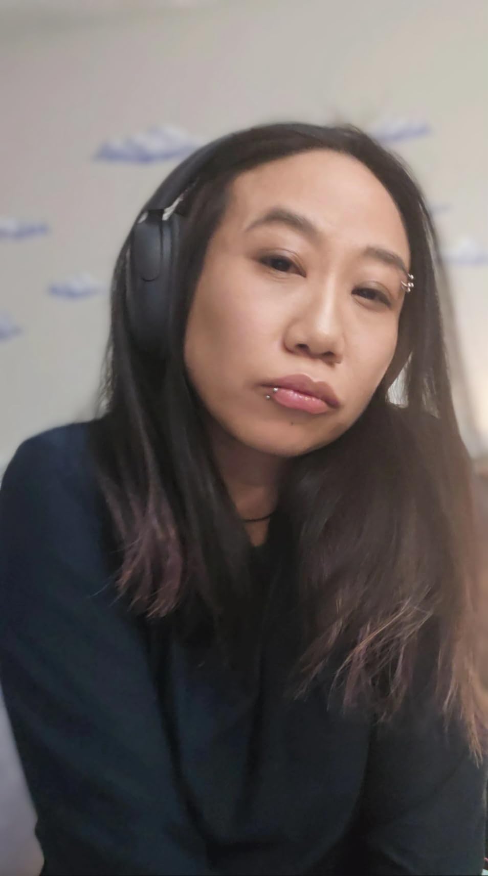 JLab JBuds Lux ANC, Over Ear Headphones, Active Noise Cancelling, Bluetooth, Limited Edition Navy customer photo 1