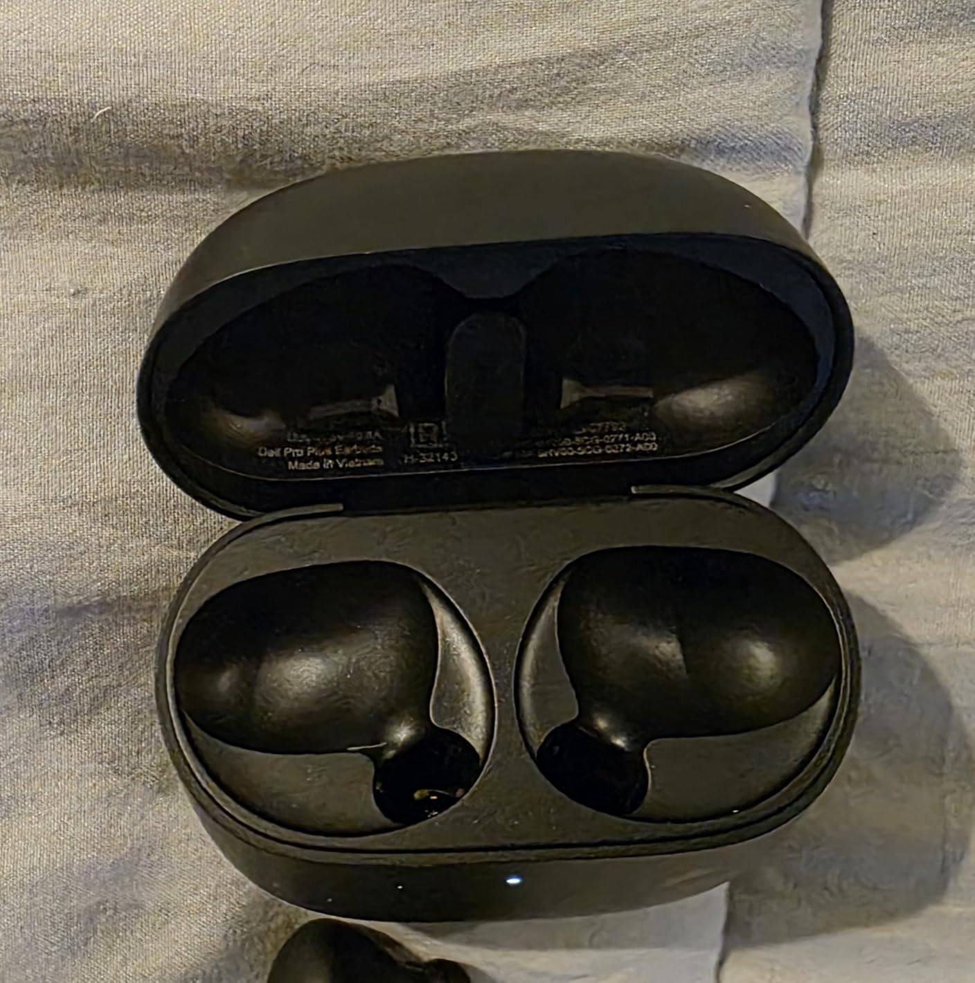 Dell Pro Plus Earbuds EB525, True Wireless, Noise Canceling, Teams & Zoom Certified customer photo 2