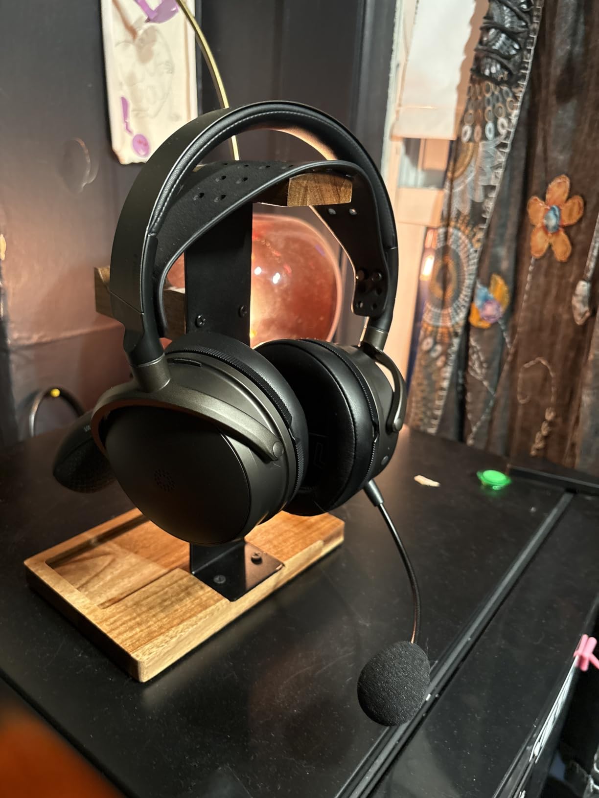 Audeze Maxwell 2 for Xbox, PC, Mac, Switch, and PlayStation (new Version 2026) 80 Hours Battery Life, Low-Latency Bluetooth, Dark Gray with Microsoft Security chip customer photo 1