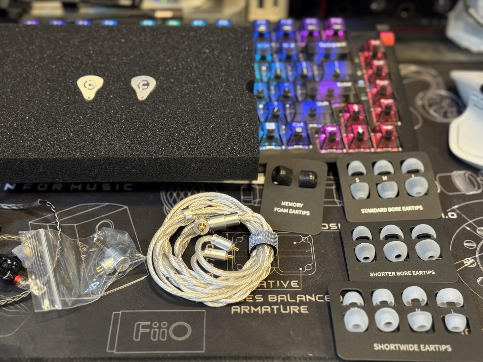 Reference 2DD+3BA Five-Driver Hybrid in-Ear Headphones | CNC-Machined Aluminum Studio Monitors customer photo 2