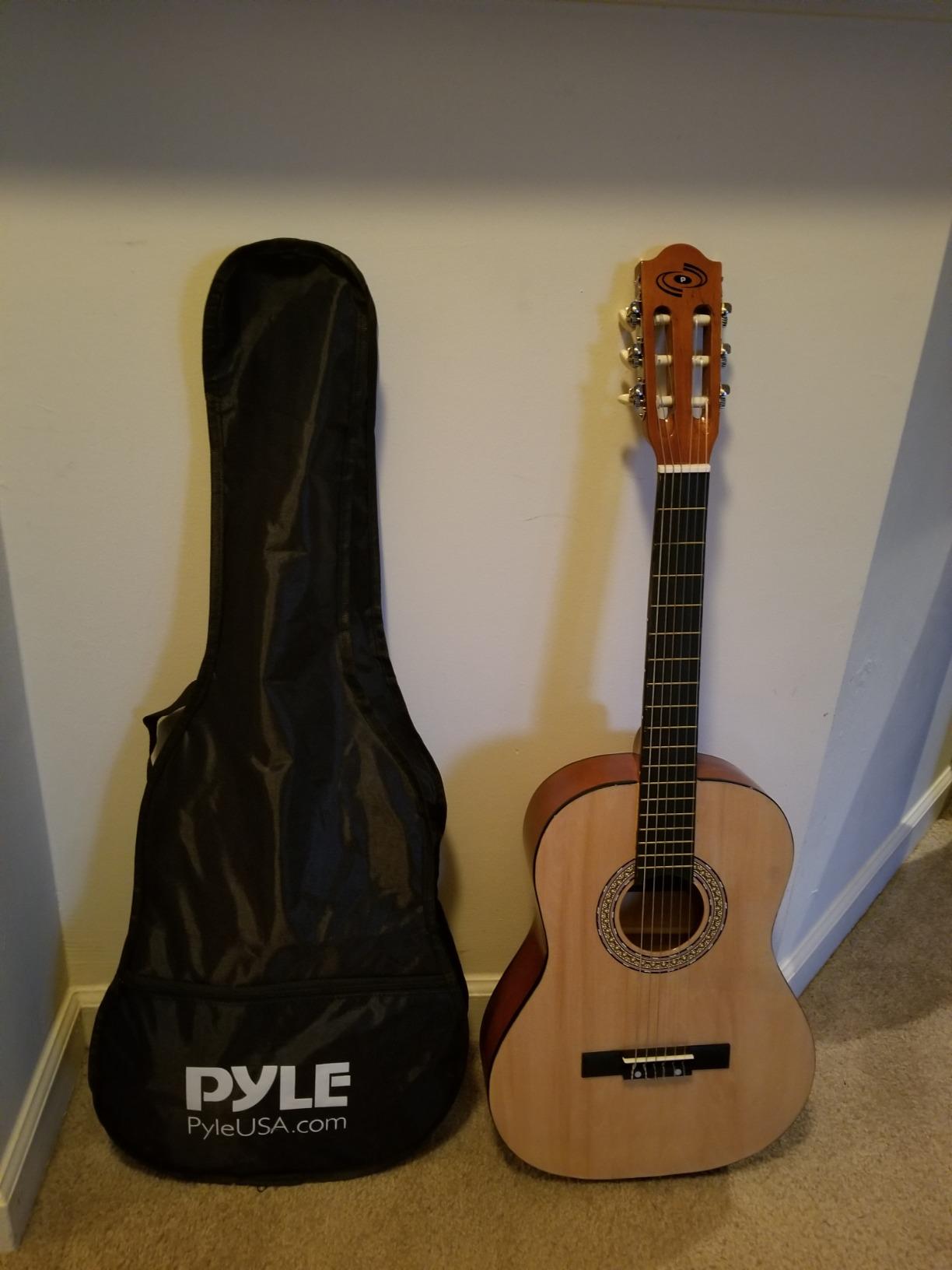 Pyle 36-Inch Beginner Classical Acoustic Guitar Kit, 3/4 Size Junior Nylon String Guitar for Kids and Adults, Includes Gig Bag, Strap, Spare Strings, Picks, Cleaning Cloth, 18 Frets, Natural, Gloss customer photo 2