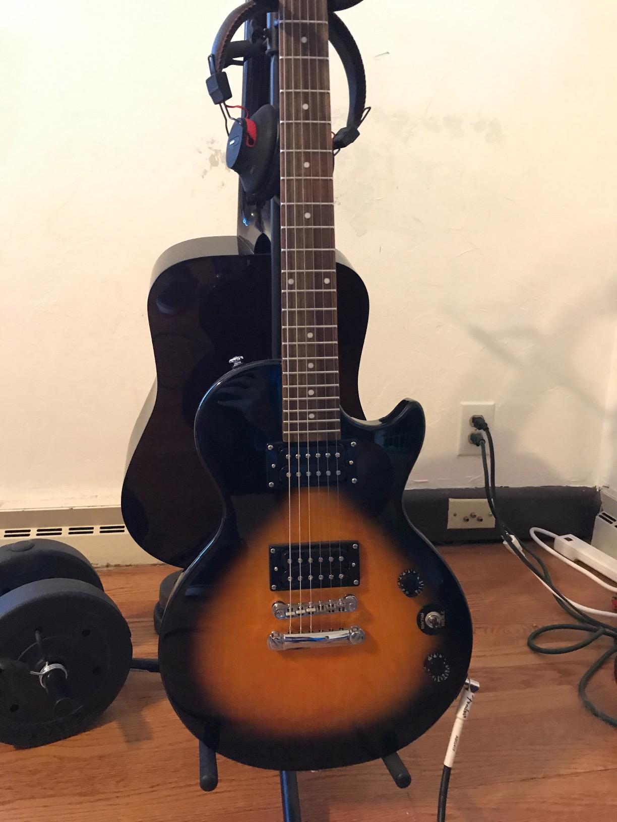 Epiphone Les Paul Special-II E1 Electric Guitar, Ebony customer photo 2