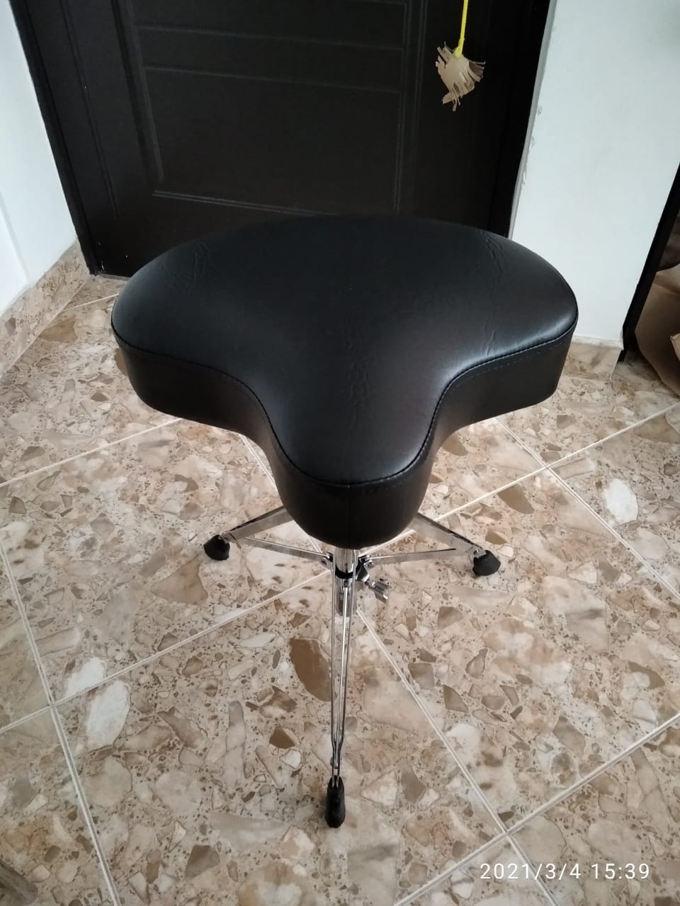 Gibraltar Drum Throne with Adjustable Height Motorcycle-Style Seat, Double-Braced Legs, Sturdy Drum Stool for Drummers, Comfortable Cushion for Practice or Performance (6608) customer photo 1