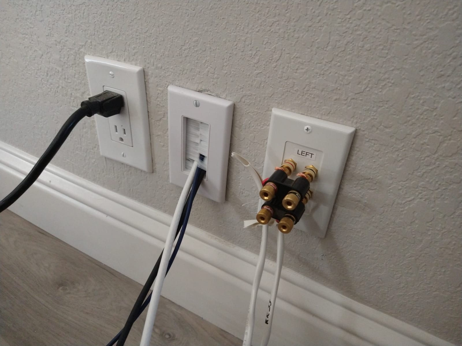 Monoprice 102820 100ft 14AWG CL2 Rated 2-Conductor Loud Speaker Cable (for In-Wall Installation) CL2 Rated | 2-Conductor customer photo 1