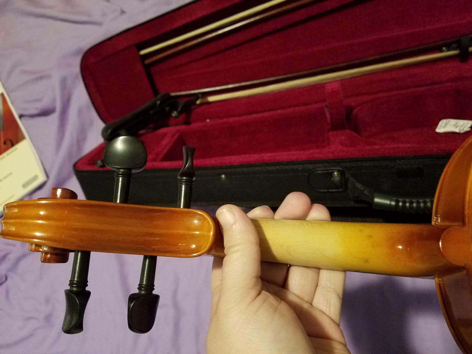 Mendini by Cecilio 4/4 Violin Set For Beginners - Hand Carved Full Size Violin Kit - Ebony Fitted Solid Wood Fiddle Kit with Hard Case, Two Bow, Rosin, Shoulder Rest and Extra Strings (Varnish) customer photo 2