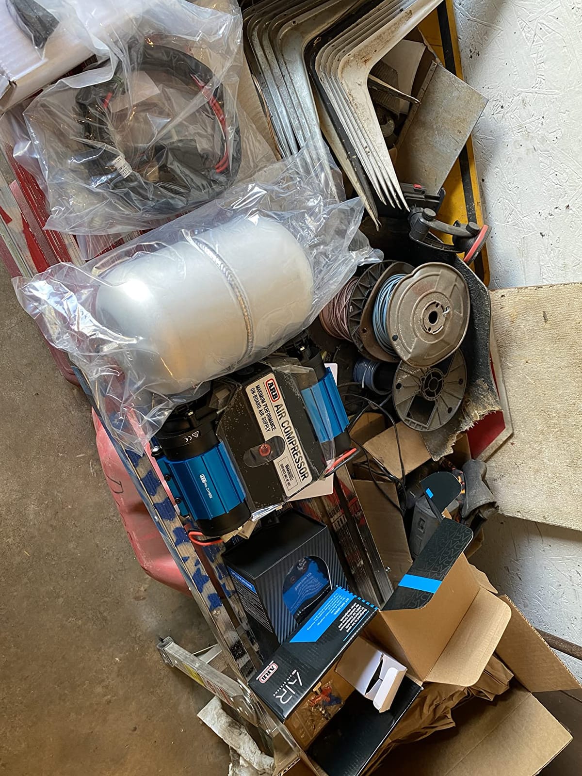 ARB CKMTA12 '12V' On-Board Twin High Performance Air Compressor, Ideal for Air Lockers Locking Differentials, Tire Inflator, Air Horn, Air Tools and Pneumatic Tools. customer photo 2
