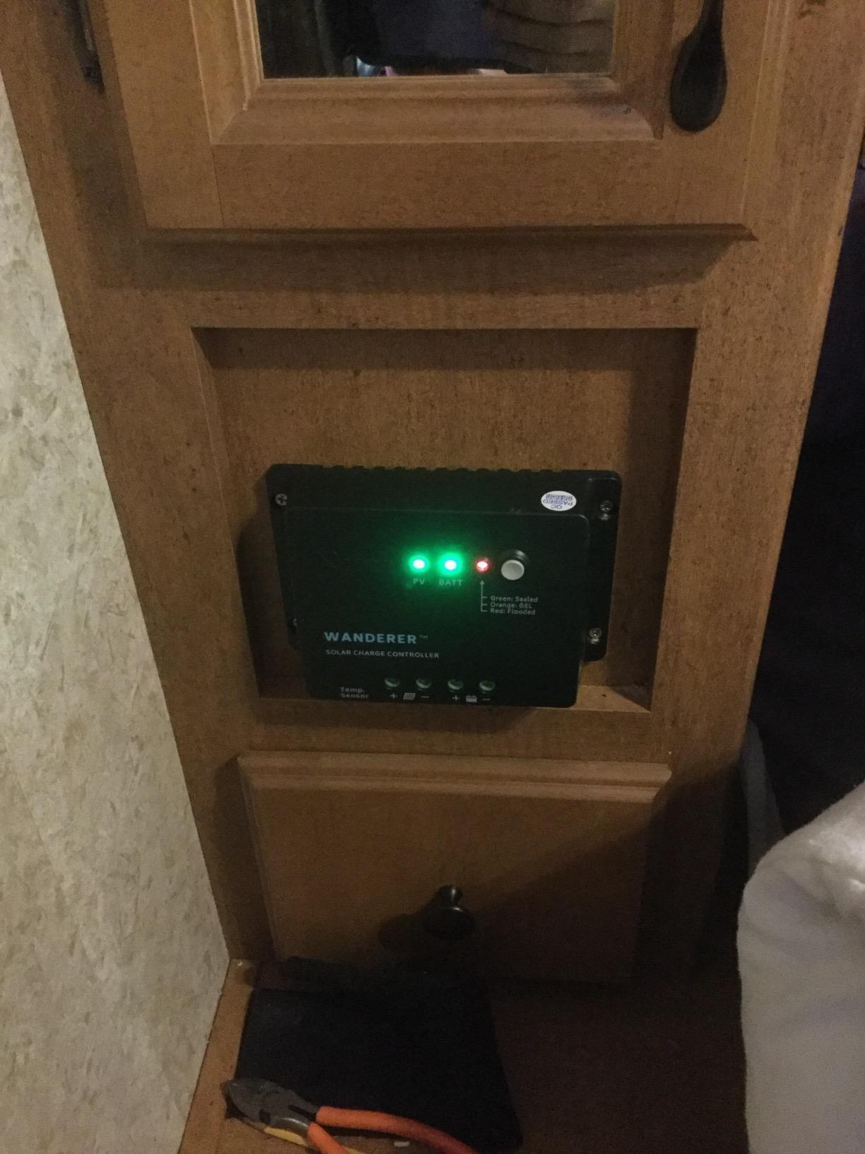 Renogy 200W 12V Monocrystalline Solar Panel Kit + 30A PWM Charge Controller customer photo 1