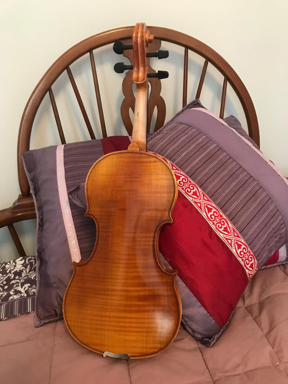 Cecilio Violin 4/4 Full Size Kit Hand Oil Rub Highly Flamed 1-Piece Back Solidwood Violin with Premium Strings, Size 4/4 (Full Size) customer photo 2