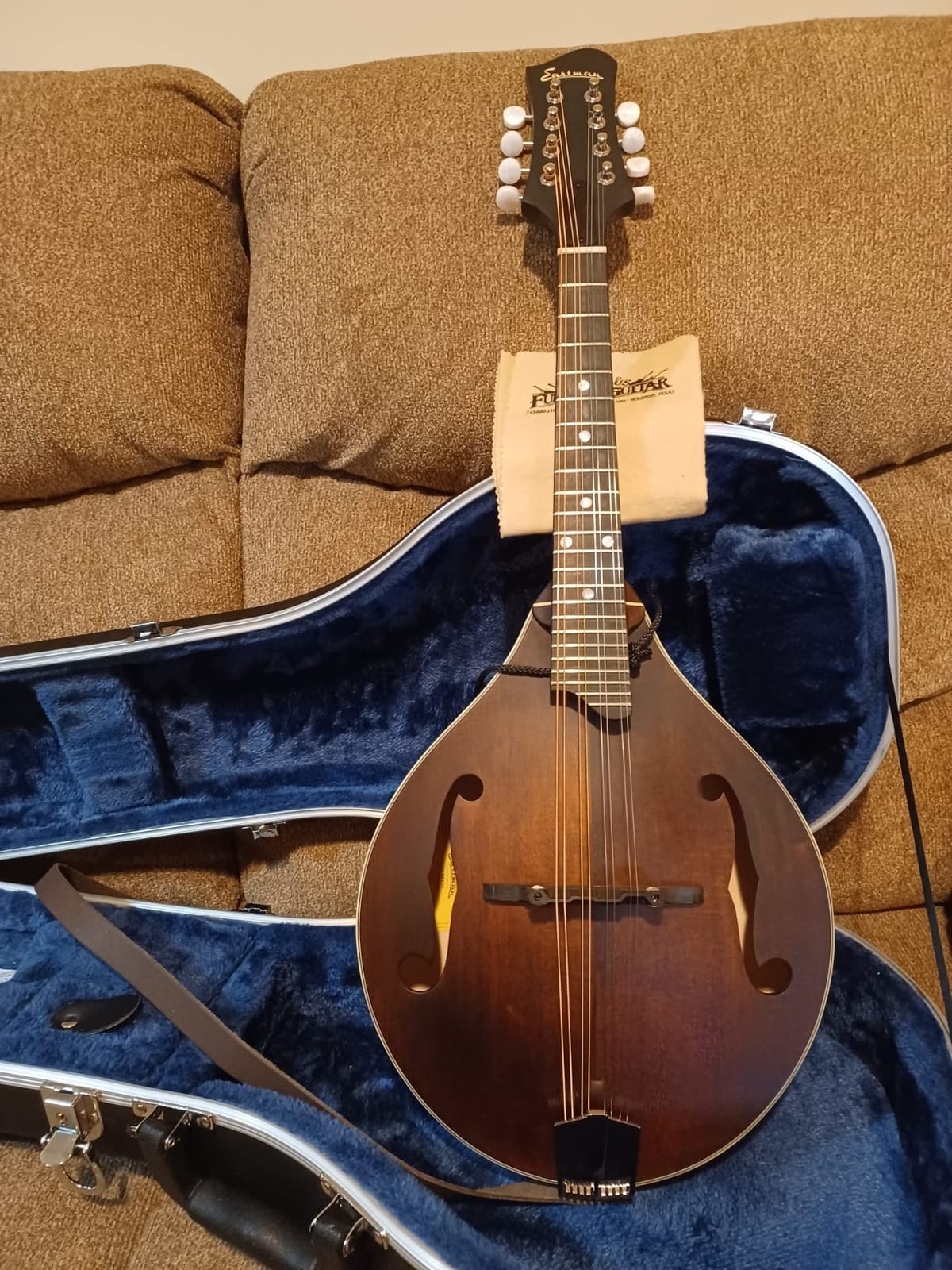 Eastman Guitars MD305 A-style Mandolin - Classic customer photo 2