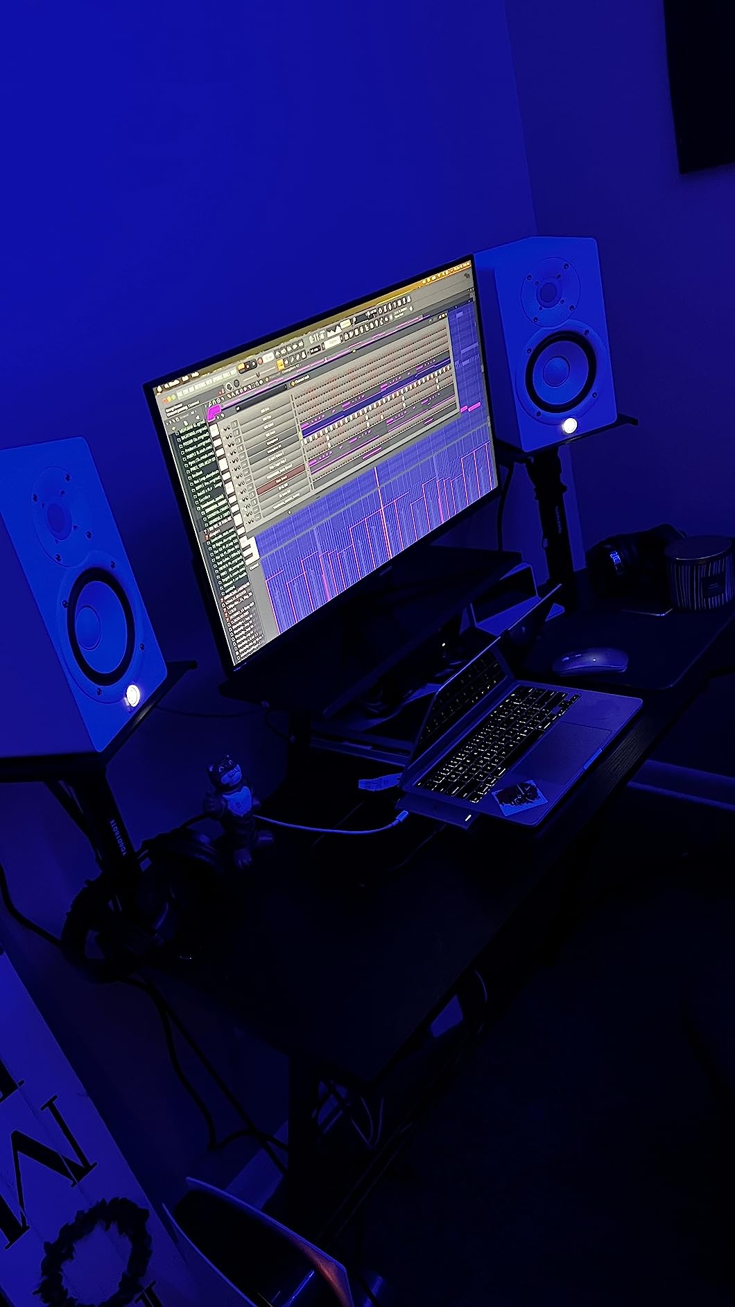 YAMAHA HS5 W 5-Inch Powered Studio Monitor (White, 2-Pack) Bundle (2 Items) customer photo 1