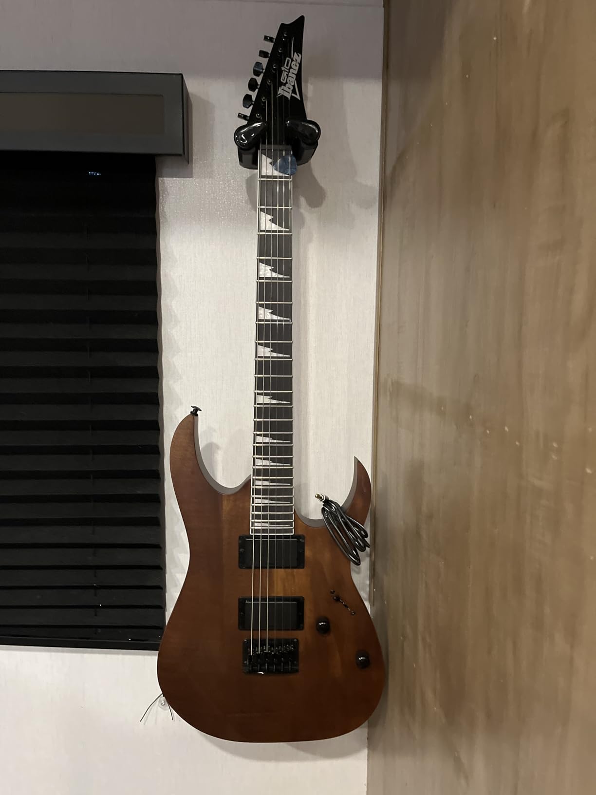Ibanez GIO Series GRG121DX - Walnut Flat customer photo 2