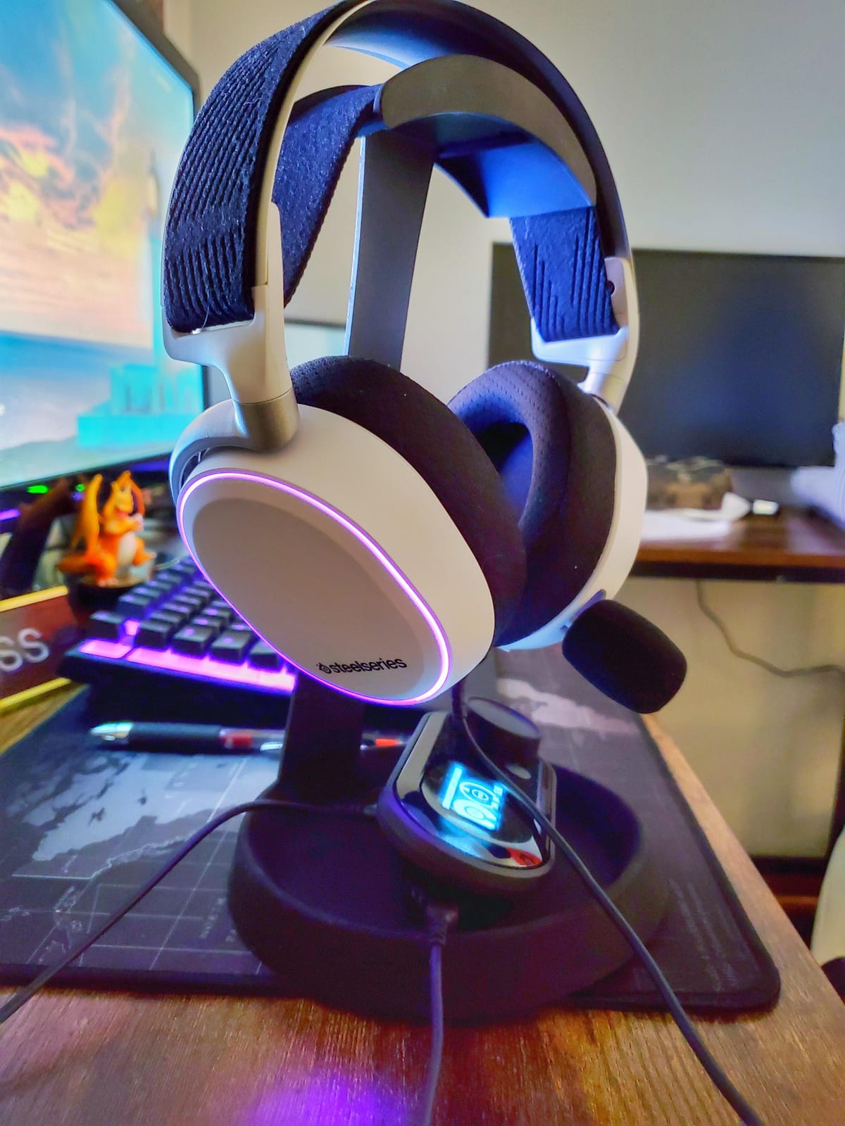 Avantree HS102 - Metal Headphone Stand with Cable Holder customer photo 2