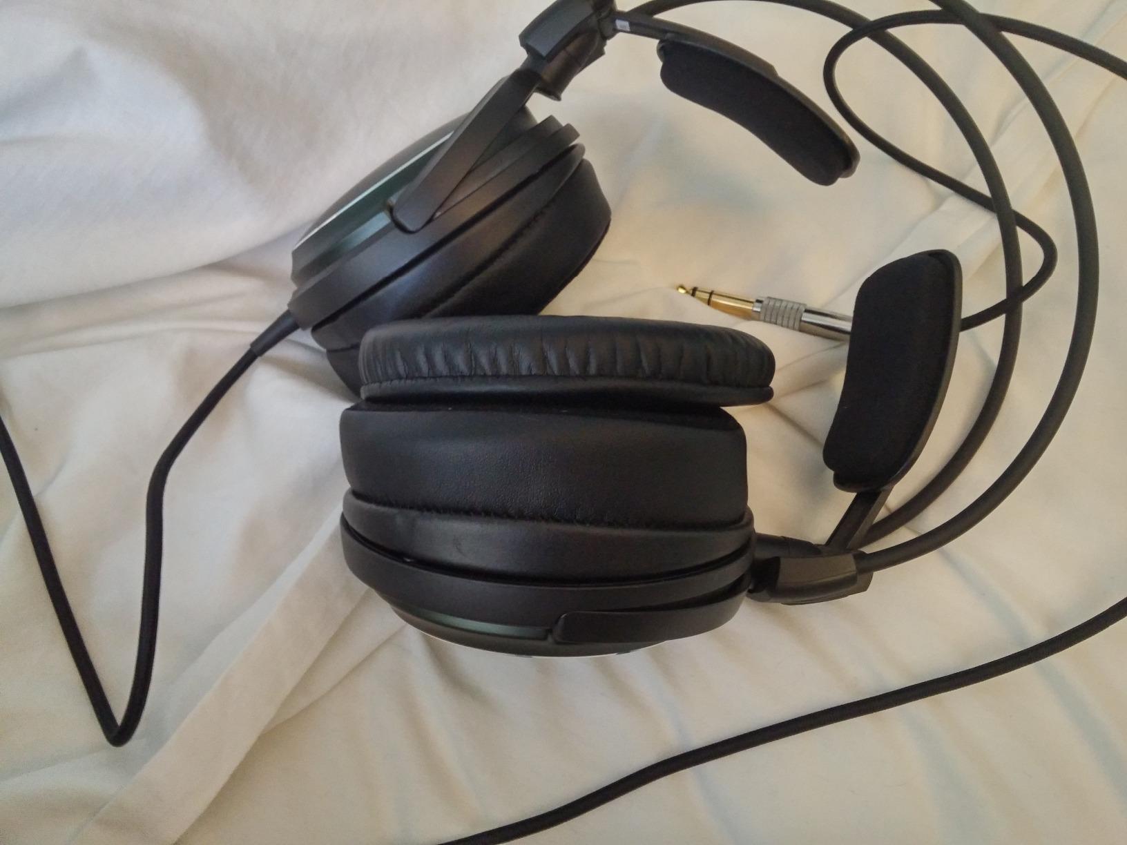 Audio-Technica ATH-A990Z Art Monitor Closed-Back Dynamic Headphones Black customer photo 2