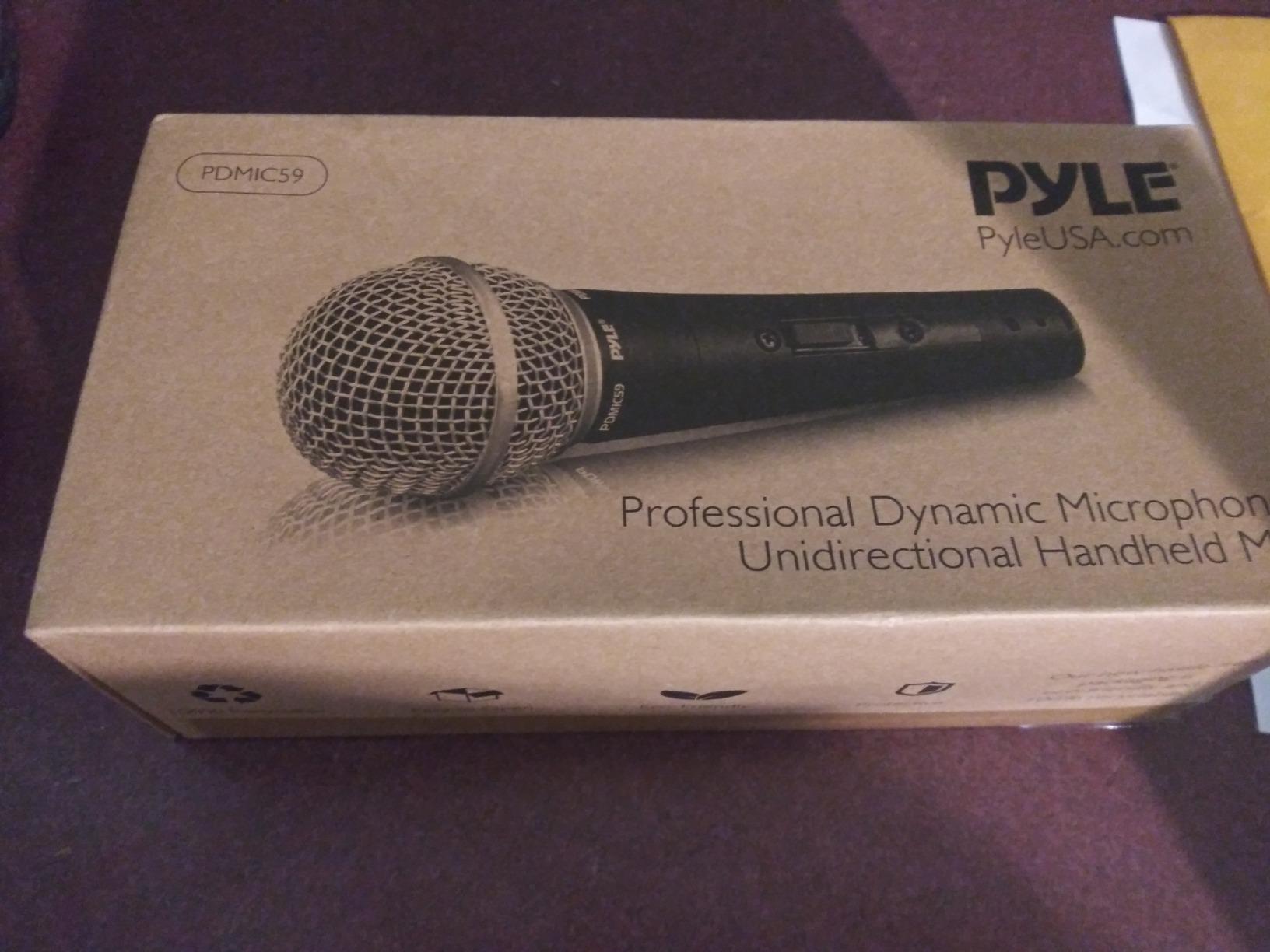 Pyle Professional Dynamic Vocal Microphone - Moving Coil Dynamic Cardioid Unidirectional Handheld Microphone with ON/OFF Switch Includes 15ft XLR Audio Cable to 1/4'' Audio Connection - PDMIC59 customer photo 2