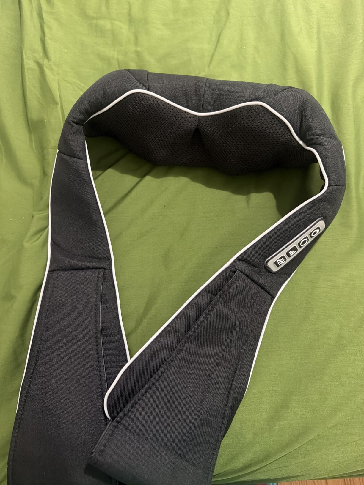 VIKTOR JURGEN Christmas Women Men Gifts, Shiatsu Neck and Shoulder Massager with Heat Deep Tissue Kneading Sports Recovery Massagers for Back, Relaxation Gift for Dad, Mom, Husband, Wife, Him, Her customer photo 2