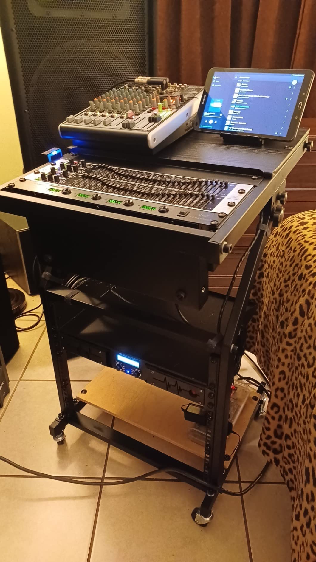Behringer ULTRAGRAPH PRO FBQ6200HD High-Definition 31-Band Stereo Graphic Equalizer with FBQ Feedback Detection System customer photo 1