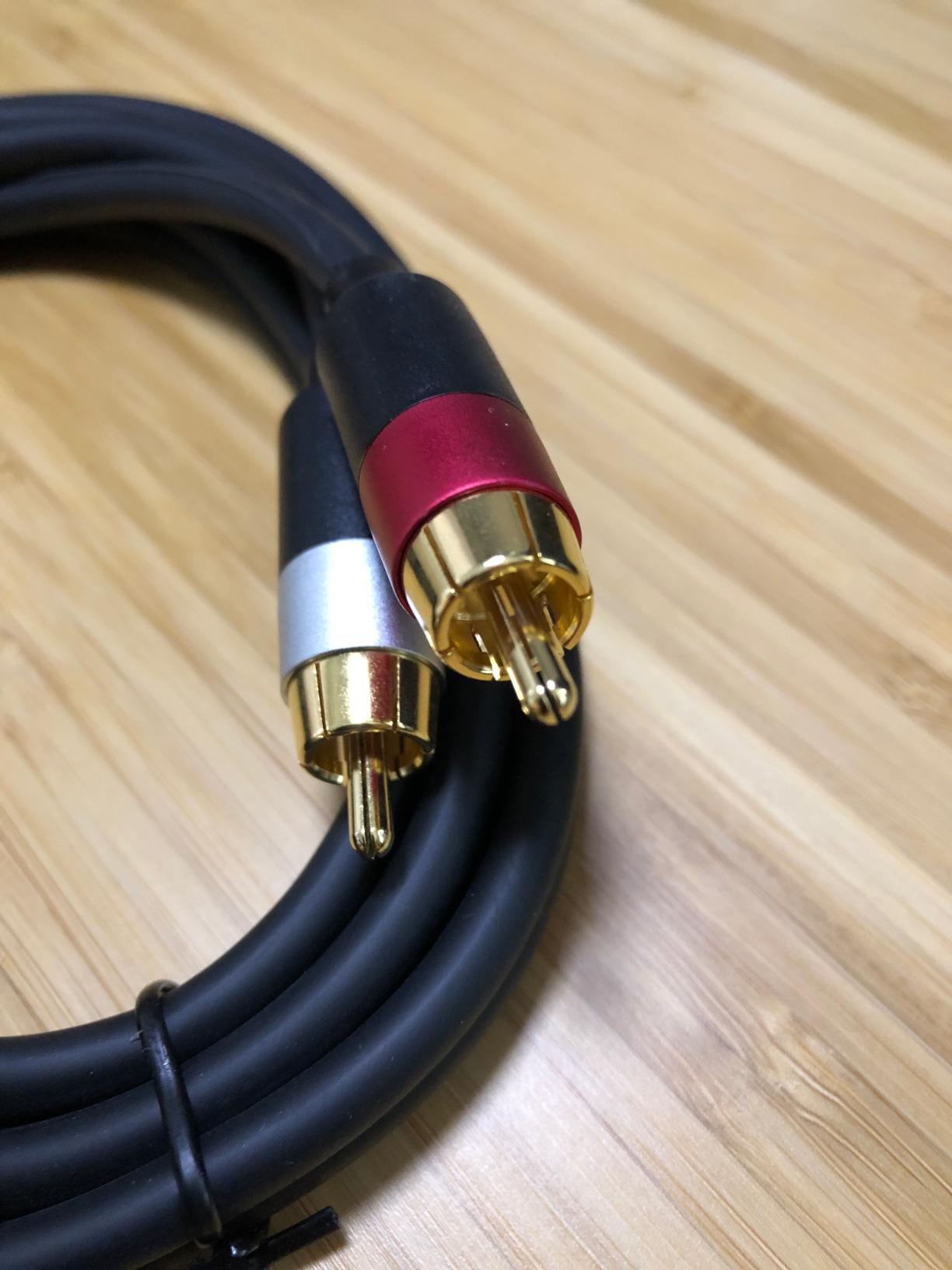 Amazon Basics 2 RCA Stereo Audio Cable for Hi-Fi System, Amplifier, Active Speakers or Subwoofer with Gold-Plated Plugs, Digital Audio Compatible, 4 Feet, Black customer photo 2