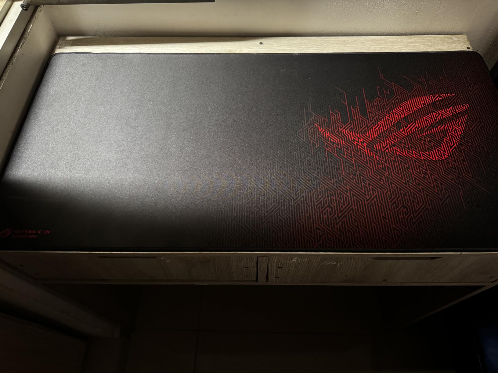ASUS ROG Sheath Gaming Mouse Pad, Extra-Large customer photo 2