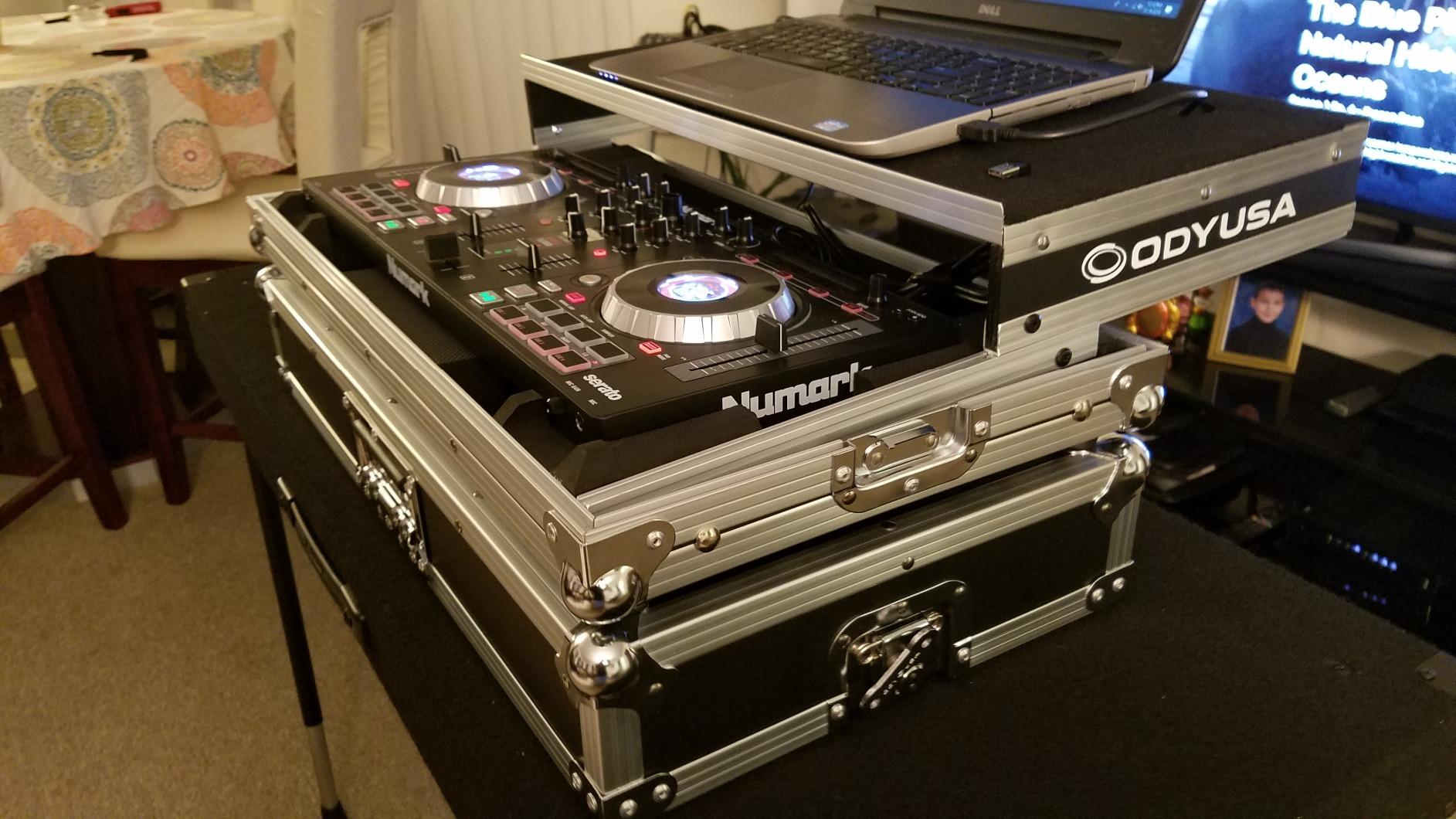 Numark Mixtrack Platinum | DJ Controller With LCD Displays, 4 Decks, Metal Touch-Capacitive 5