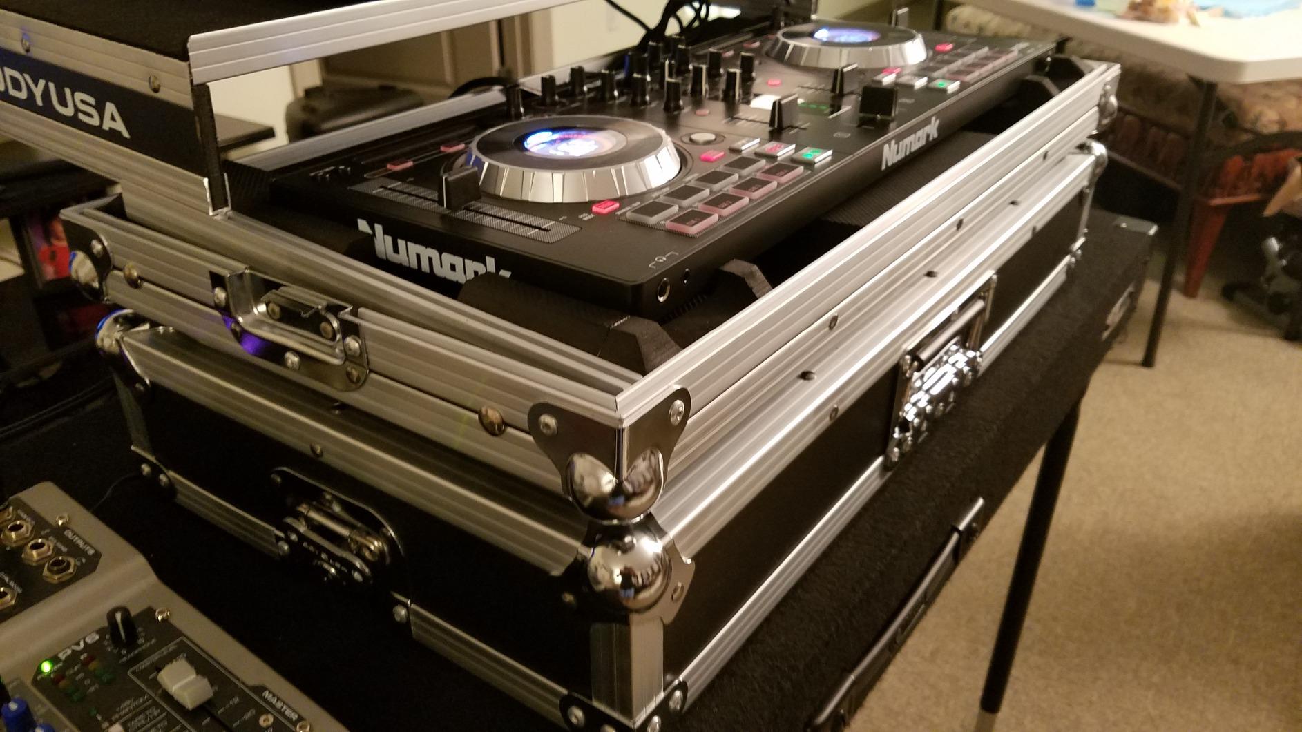 Numark Mixtrack Platinum | DJ Controller With LCD Displays, 4 Decks, Metal Touch-Capacitive 5
