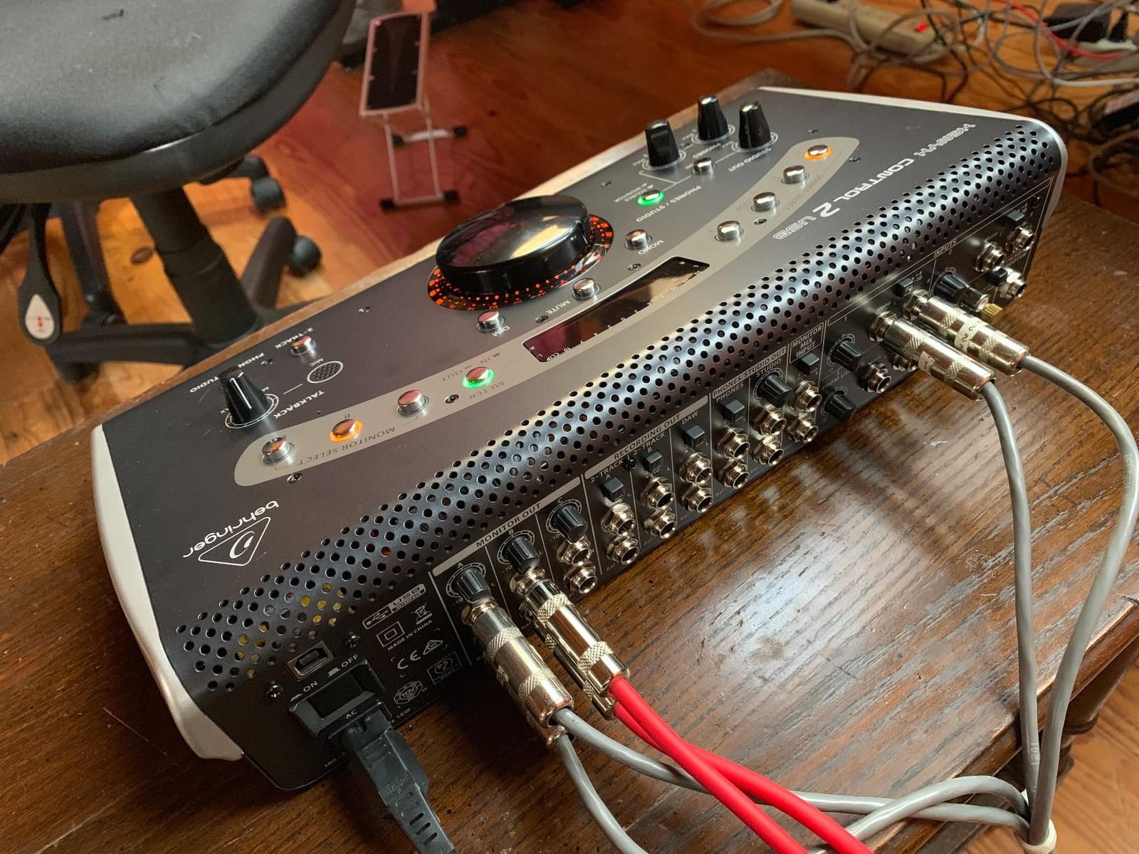 Behringer CONTROL2USB High-End Studio Control with VCA Control and USB Audio Interface customer photo 2