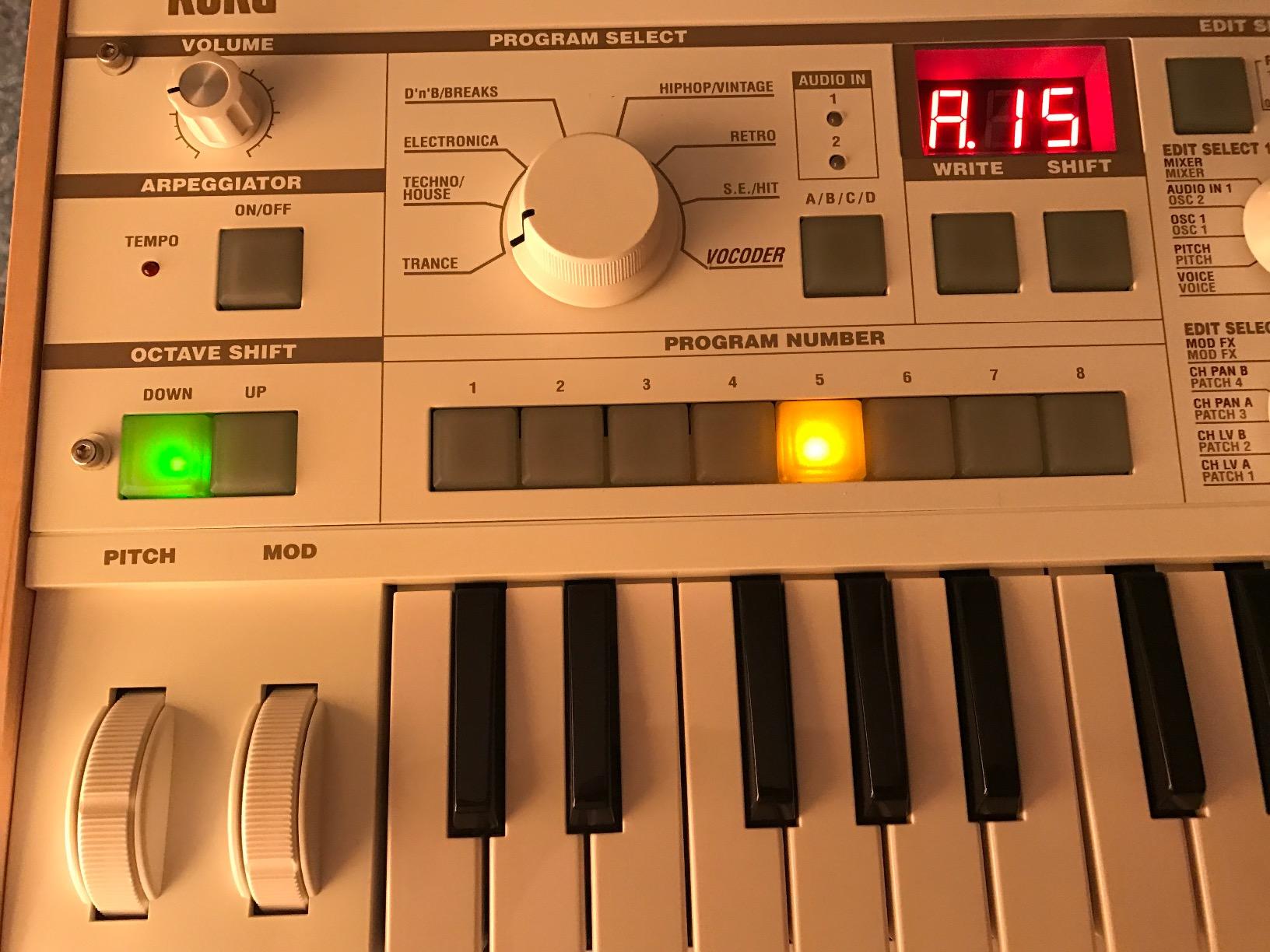 Korg microKORG S Compact Analog Modeling Synthesizer w/ Vocoder Mini Mic customer photo 1