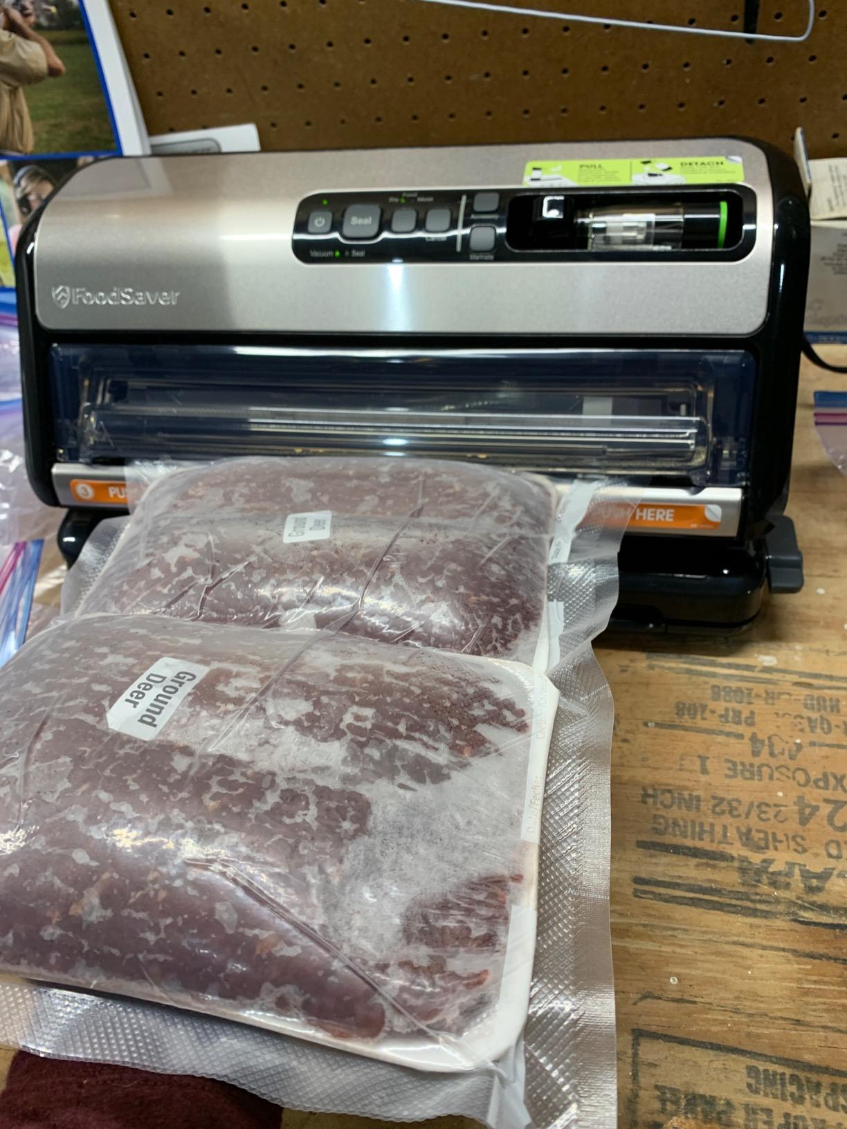 FoodSaver Vacuum Sealer Machine and Express Vacuum Seal Bag Maker with Sealer Bags and Roll and Hendheld Vacuum Sealer for Airtight Food Storage and Sous Vide, Black customer photo 1