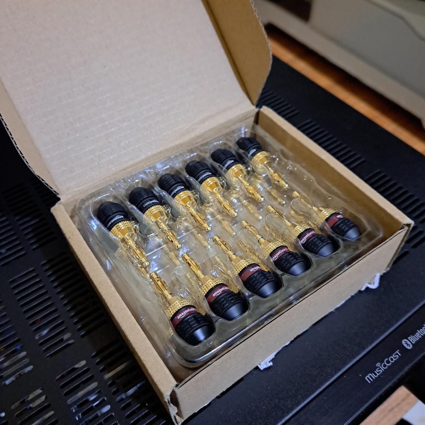 Amazon Basics Gold Plated Banana Plugs Speaker Wire Connectors, 12 Pairs (24 Count), Easy Install, 0.5