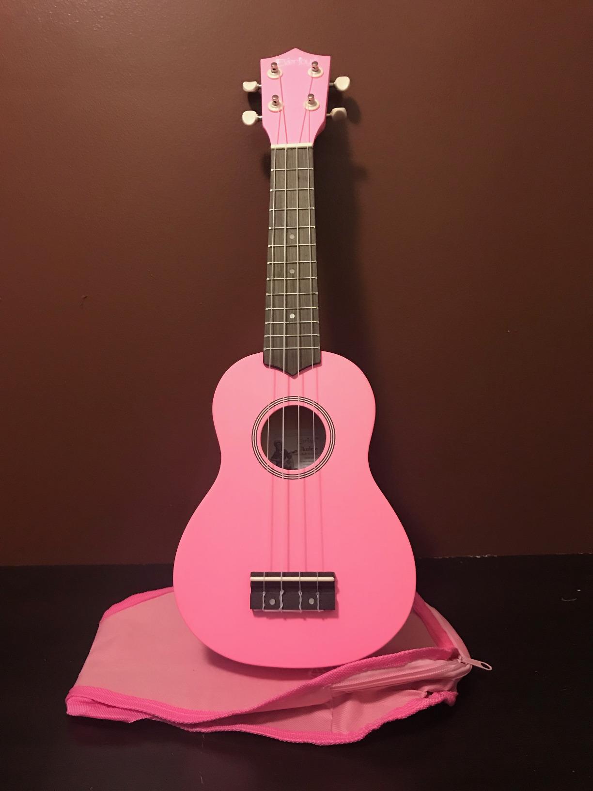 Everjoys Soprano Ukulele Beginner Kit 21 Inch w/Free Online Lesson Gig Bag Tuner Picks Strap, Fast to Learn (Honey) customer photo 2