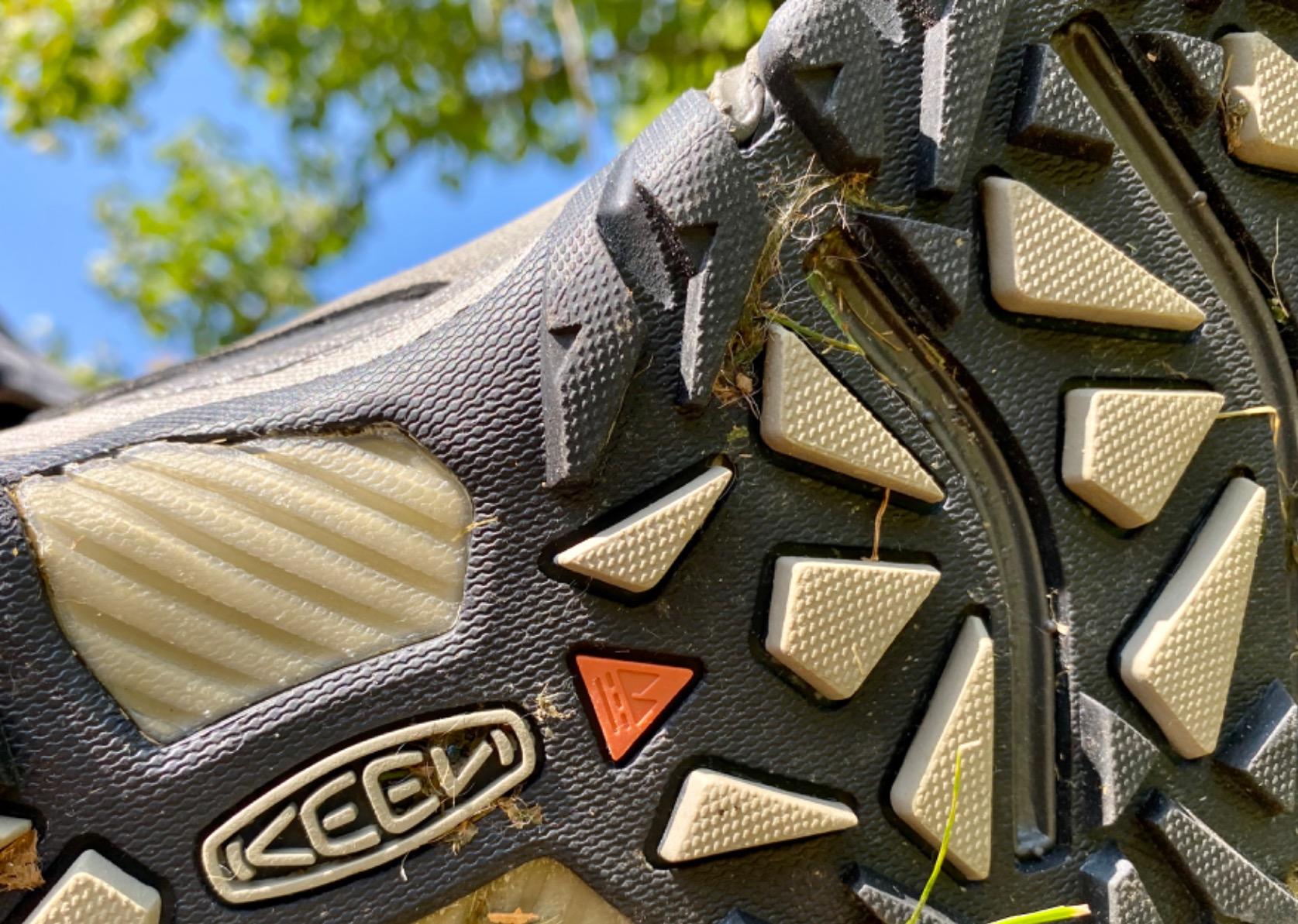 KEEN Men's Targhee 3 Mid Height Waterproof Hiking Boots, Black Olive/Golden Brown, 9.5 Wide US customer photo 1